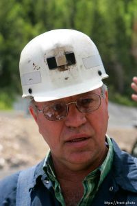 Huntington - Robert Murray, president and CEO of Ohio-based Murray Energy Corp, led reporters on a tour of the Crandall Canyon coal mine Wednesday, where six miners remained trapped.