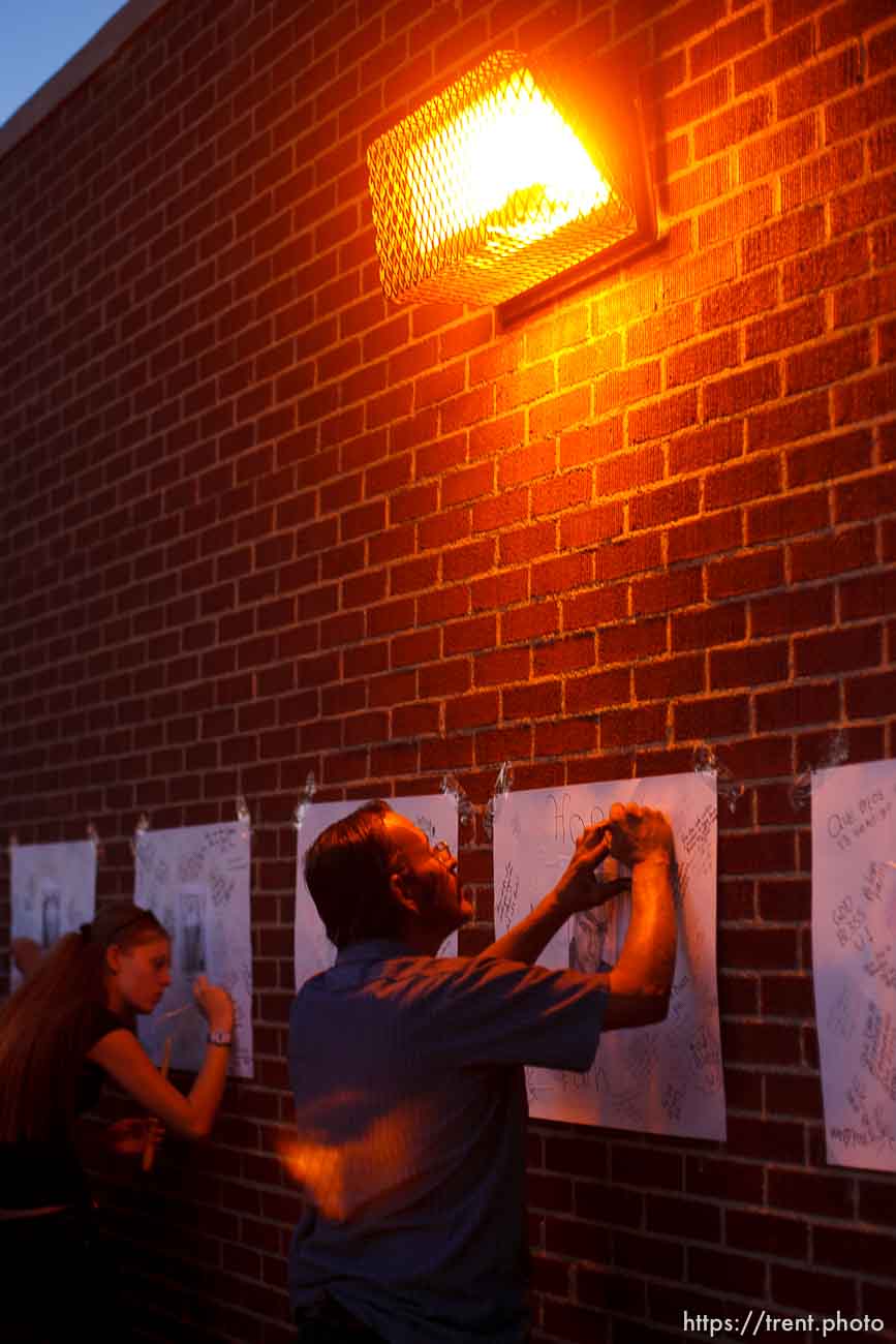 Huntington - Members of the community turned out Friday night for a candlelight vigil for the six trapped miners in the Crandall Canyon Mine.