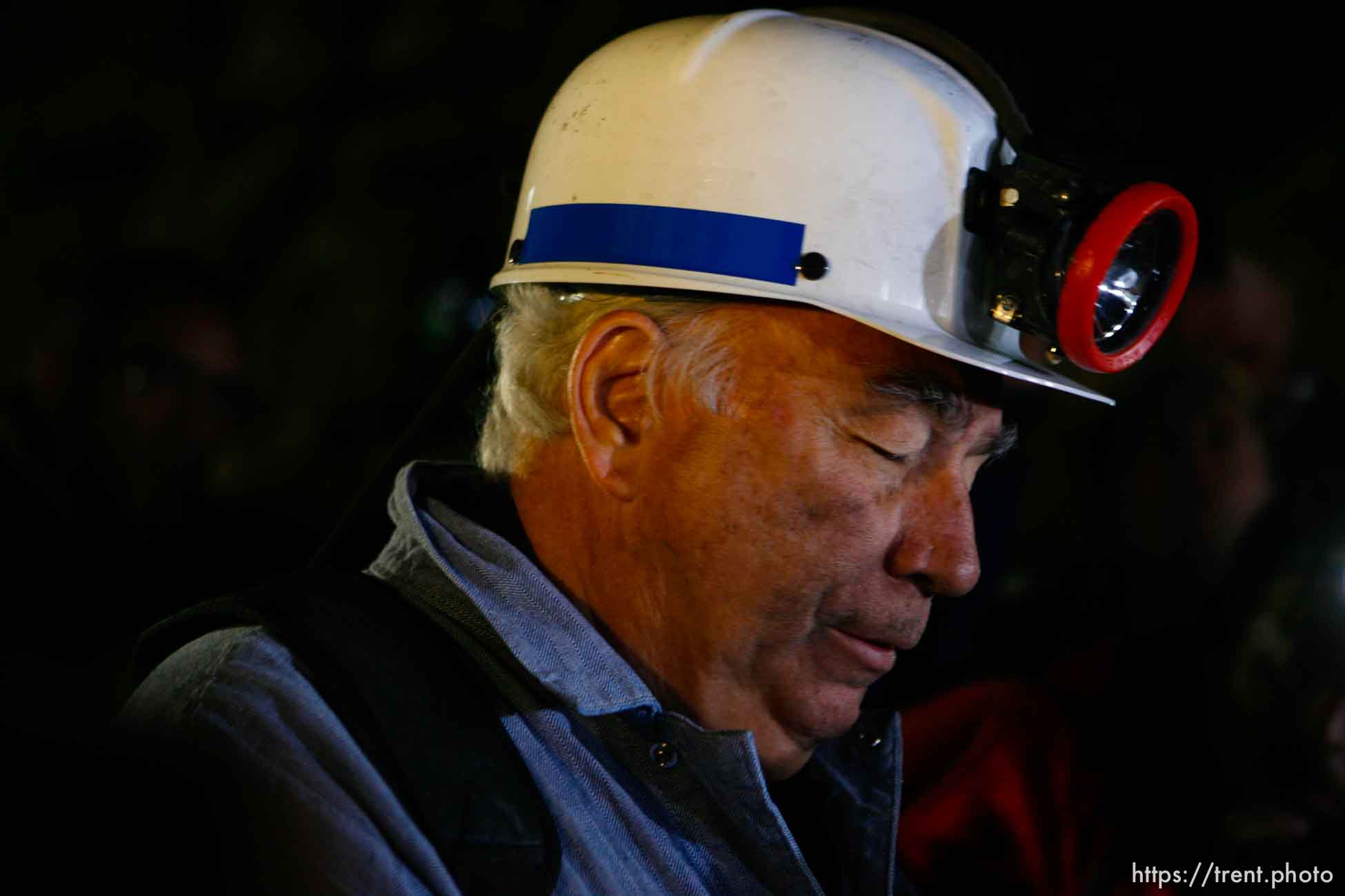 Huntington - Robert Murray, president and CEO of Ohio-based Murray Energy Corp, speaks to reporters at the command post in full miners gear before dawn Saturday morning (4am).