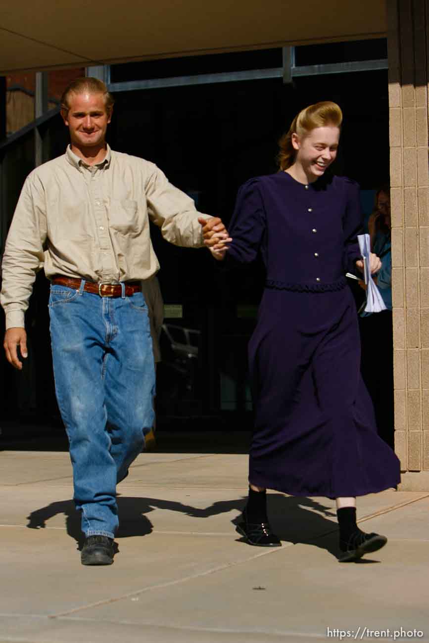 The Warren Jeffs' trial in St. George, Utah. Jeffs, head of the Fundamentalist Church of Jesus Christ of Latter Day Saints, is charged with two counts of rape as an accomplice for allegedly coercing the marriage and rape of a 14-year-old follower to her 19-year-old cousin in 2001.. apparent followers of warren jeffs' flds church, Defense witnesses Merril Shapley and Christine Shapley