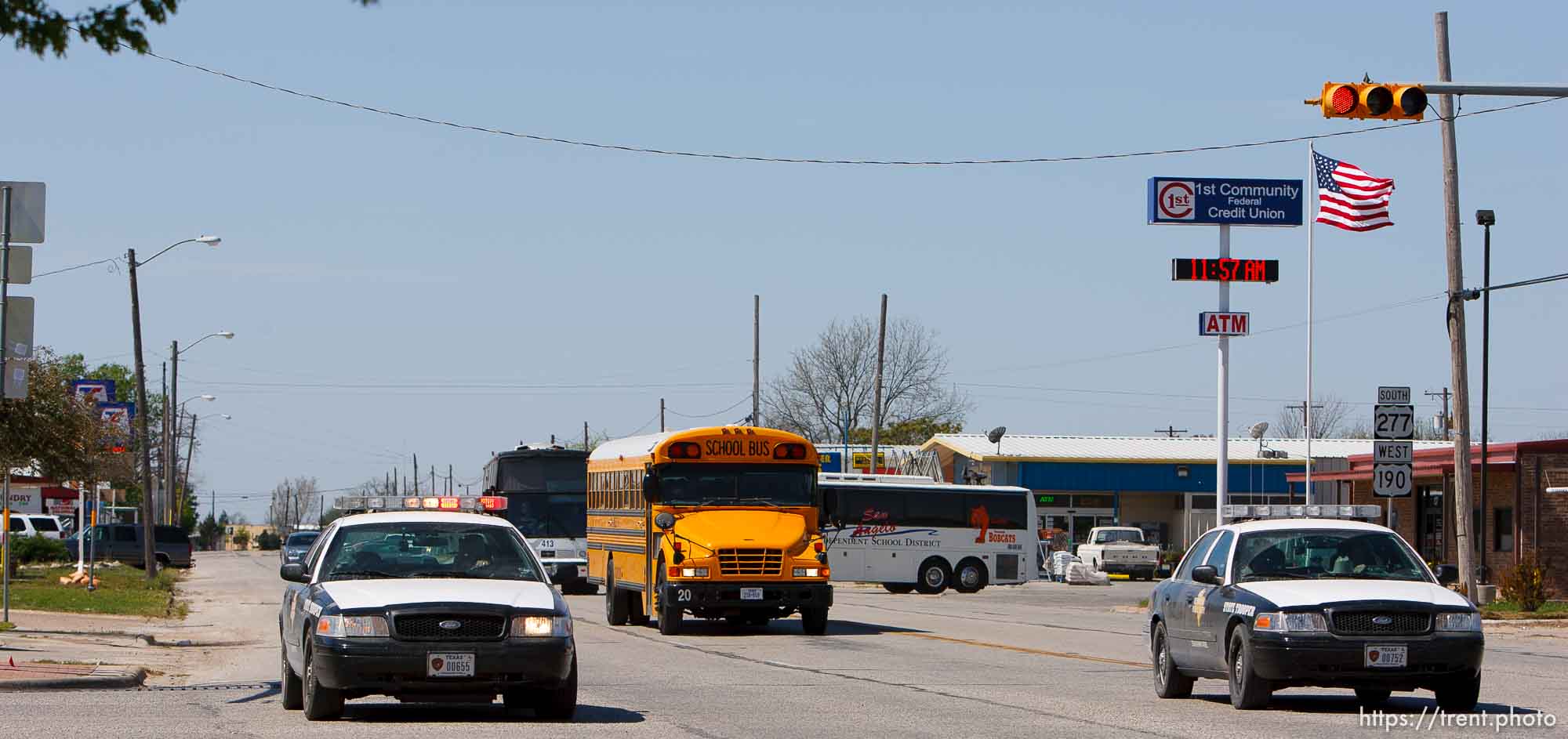 Eldorado - FLDS women and children from the YFZ Ranch are escorted by Texas Child Protective Services on buses, Sunday, April 6, 2008.