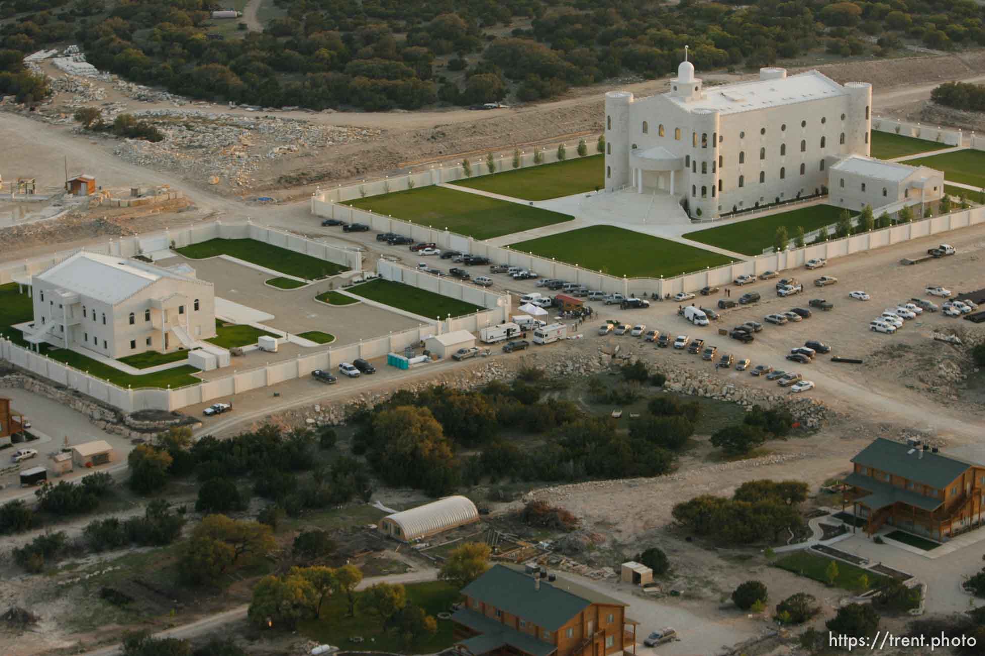 Law enforcement on the YFZ Ranch