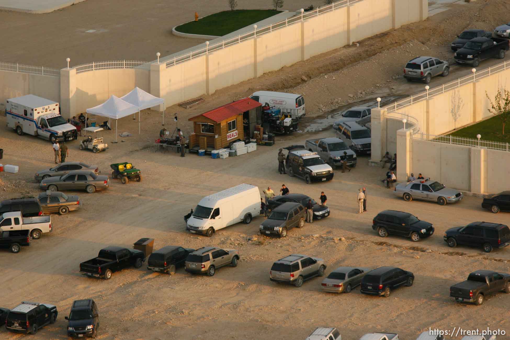 Law enforcement on the YFZ Ranch