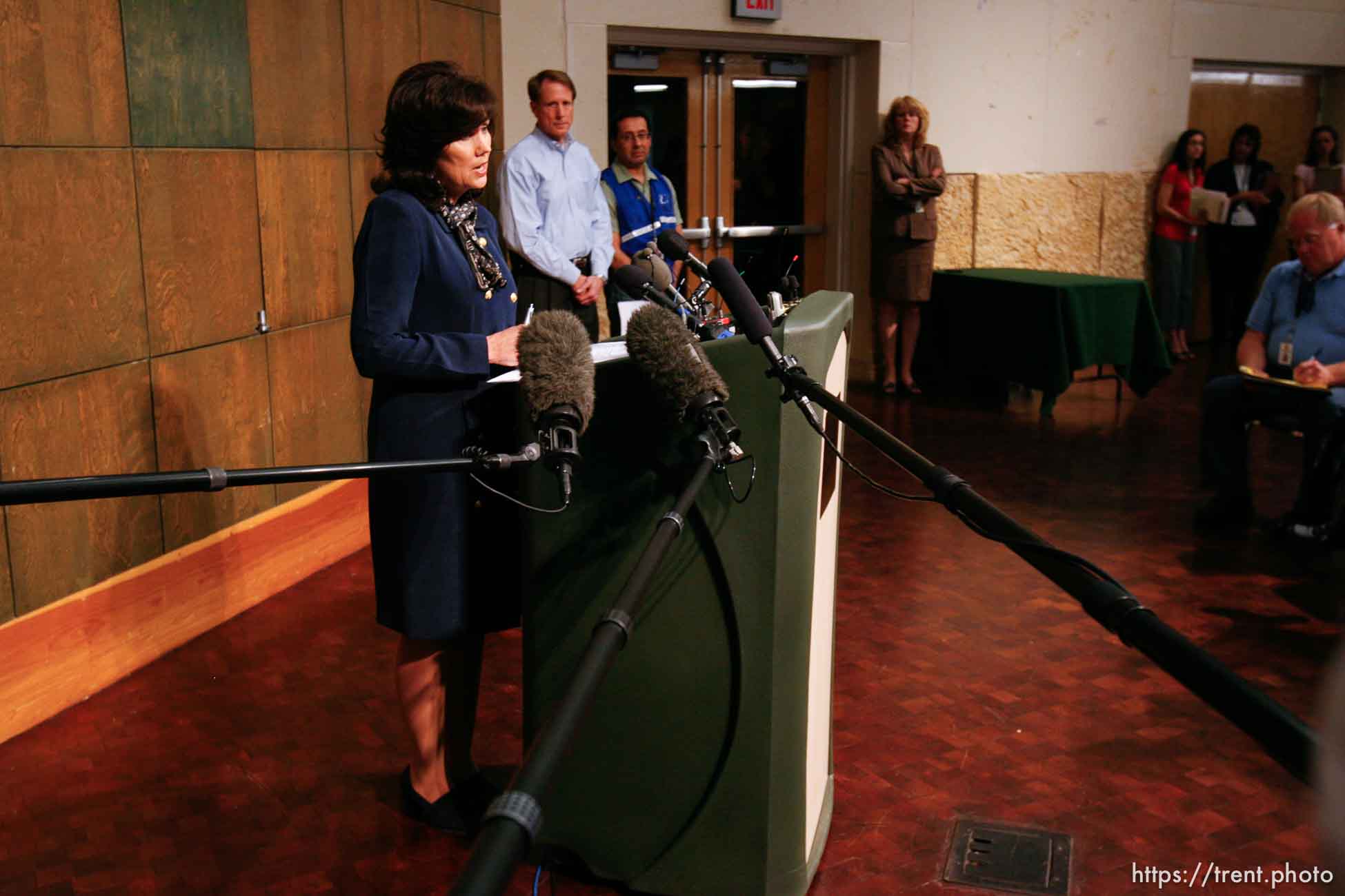 San Angelo - Marleigh Meisner, spokesperson for Texas Department of Family and Protective Services, speaks at a press conference near Fort Concho Tuesday, April 15, 2008. . Tuesday April 15, 2008.  robert duncan, adolfo valadez