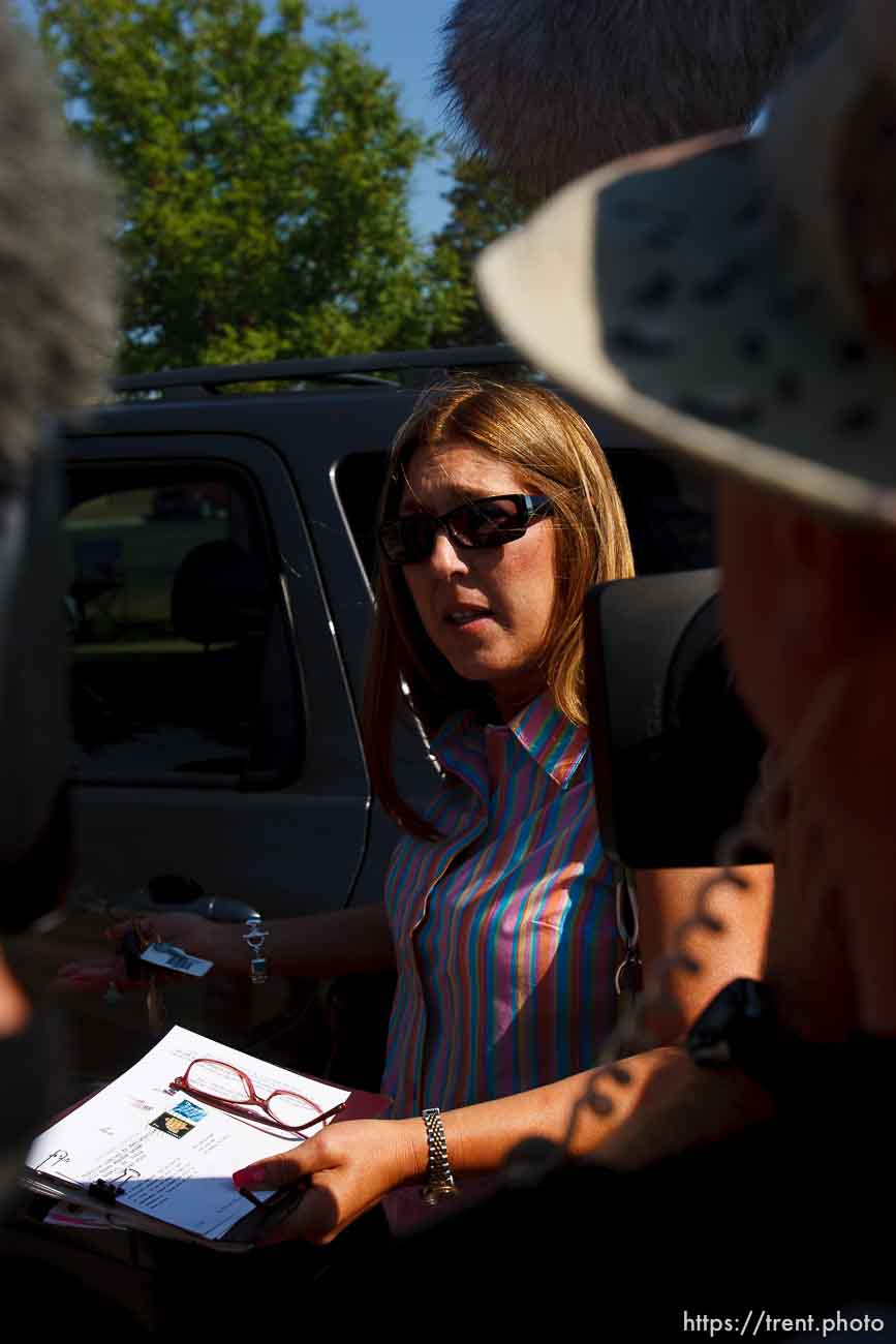 San Angelo - Attorneys gathered at the DFPS at the Ralph R. Chase building Sunday, June 1, 2008 to hammer out an agreement to return over 450 children that were taken from the YFZ ranch... Sunday June 1, 2008. debra brown