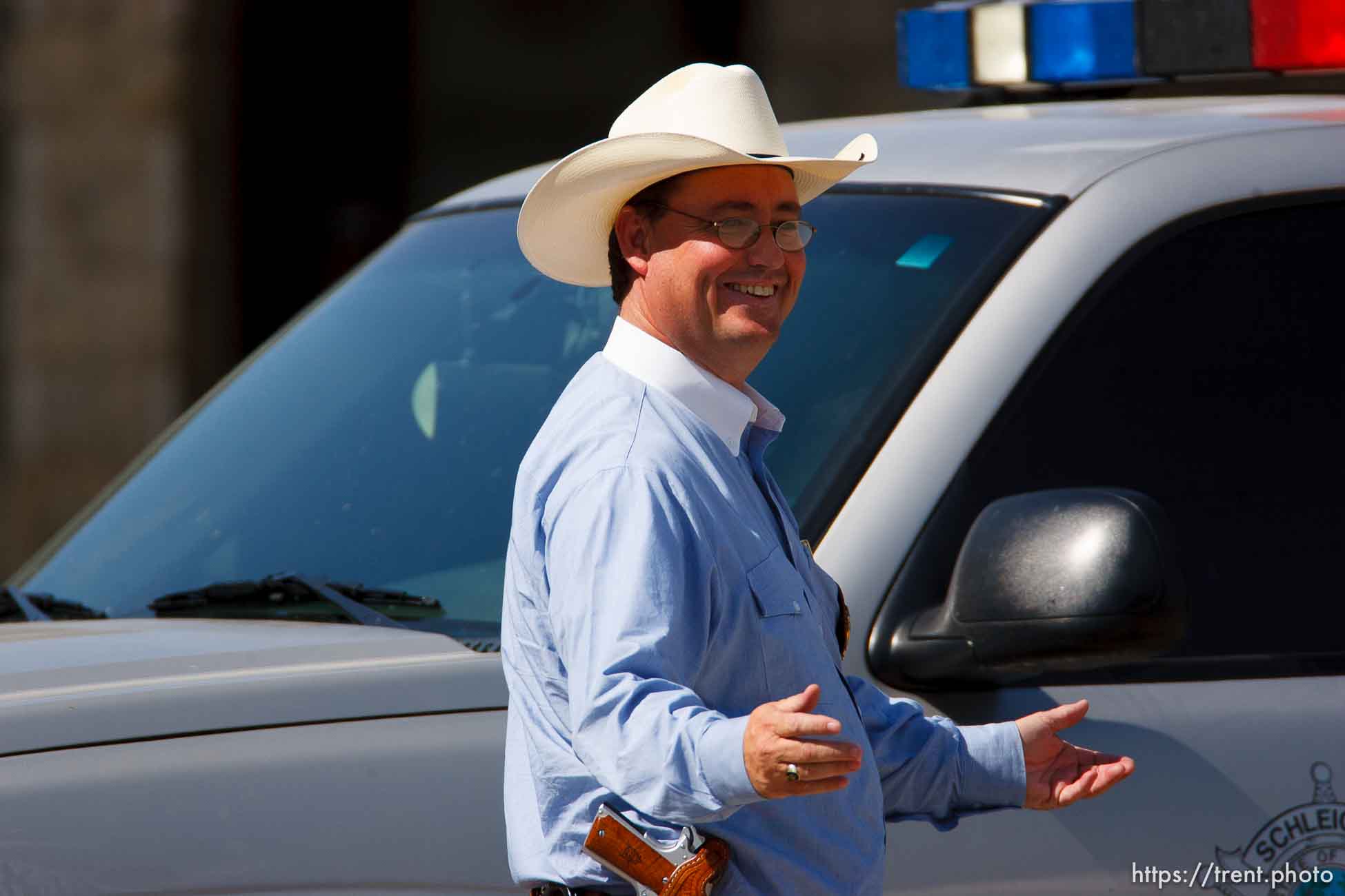 Eldorado - at the Schleicher County Courthouse Tuesday, July 22, 2008, where a grand jury met to hear evidence of possible crimes involving FLDS church members from the YFZ ranch.  sheriff david doran