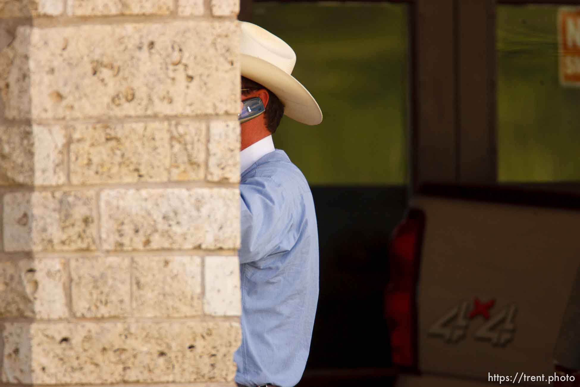 Eldorado - at the Schleicher County Courthouse Tuesday, July 22, 2008, where a grand jury met to hear evidence of possible crimes involving FLDS church members from the YFZ ranch.  sheriff david doran