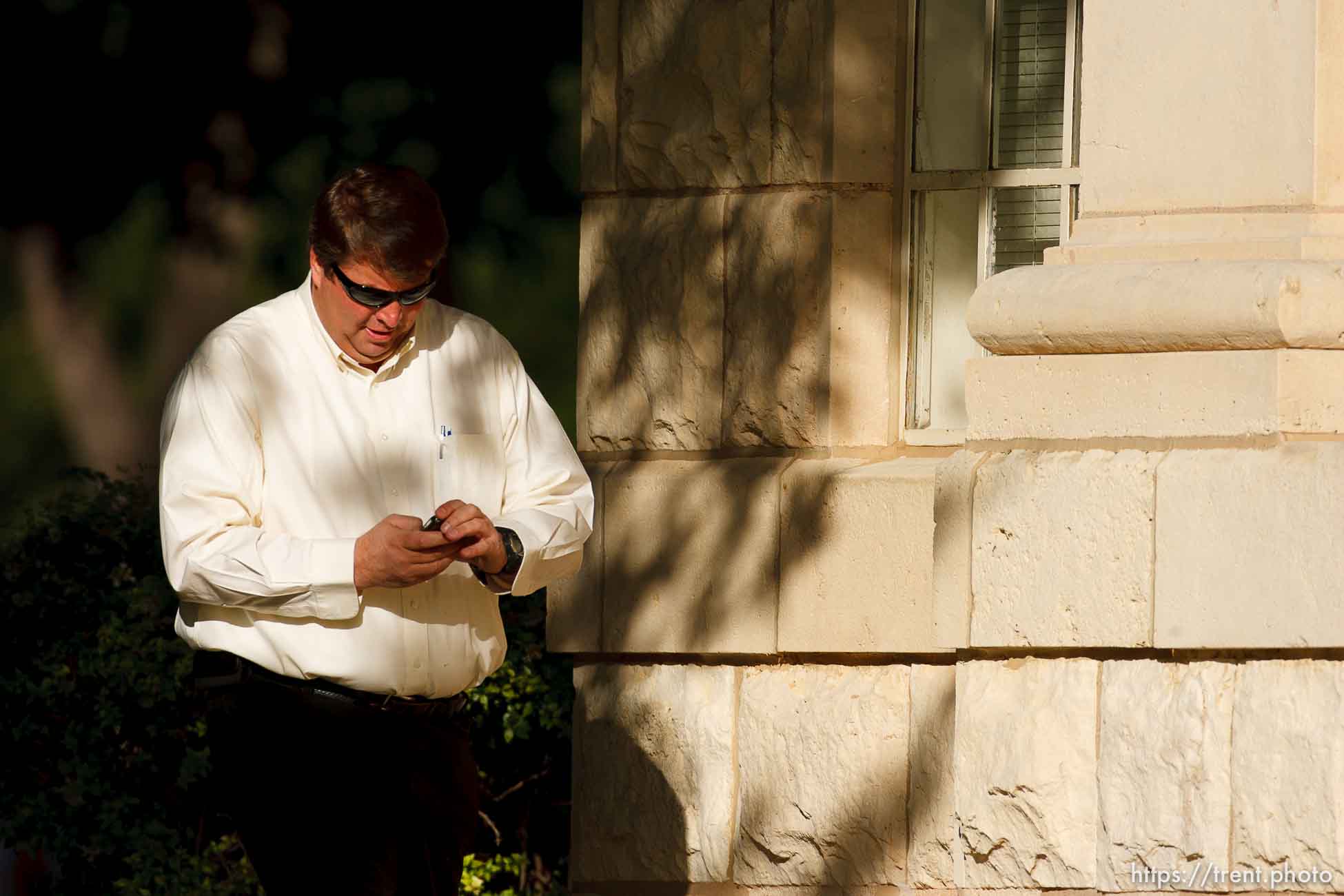 Eldorado - at the Schleicher County Courthouse Tuesday, July 22, 2008, where a grand jury met to hear evidence of possible crimes involving FLDS church members from the YFZ ranch.  willie jessop