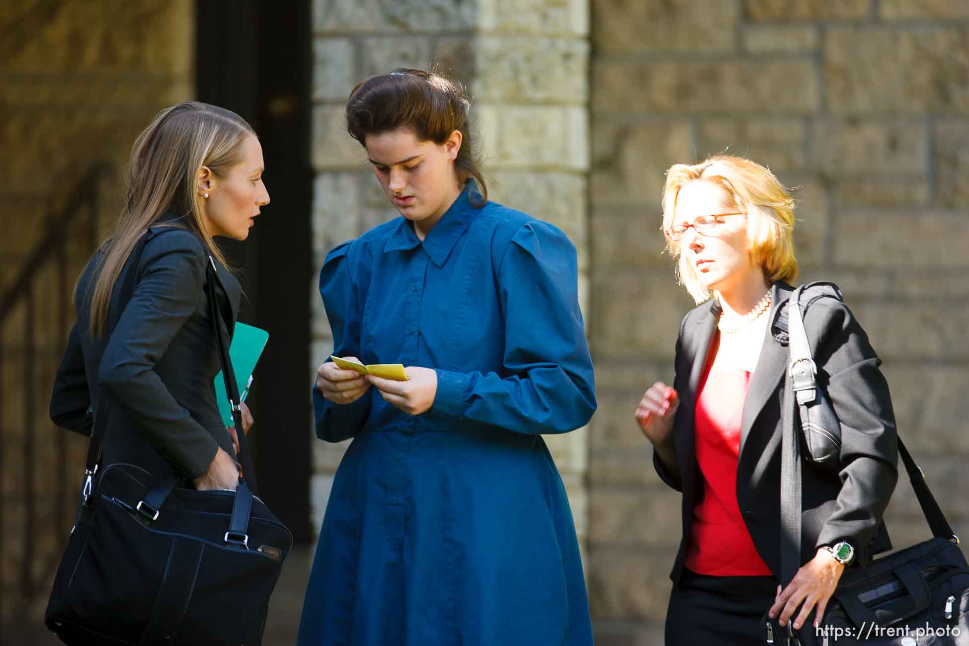 Eldorado - at the Schleicher County Courthouse Tuesday, July 22, 2008, where a grand jury met to hear evidence of possible crimes involving FLDS church members from the YFZ ranch.  andrea sloan