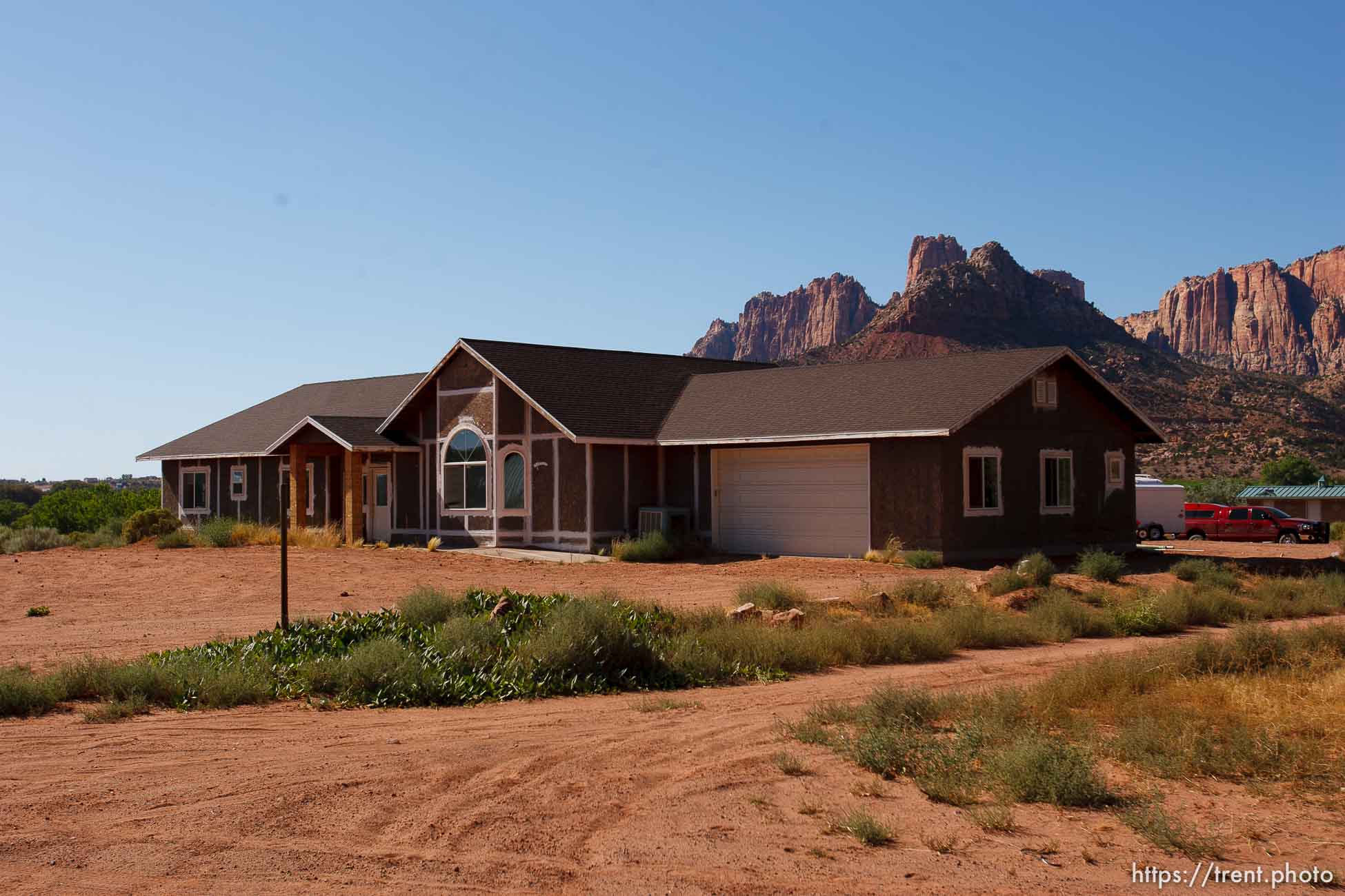 Colorado City -, Tuesday August 11, 2009.
house with no water