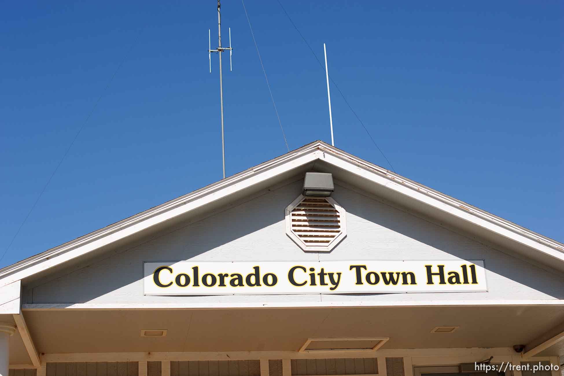 colorado city -, Tuesday August 11, 2009.
colorado city town hall