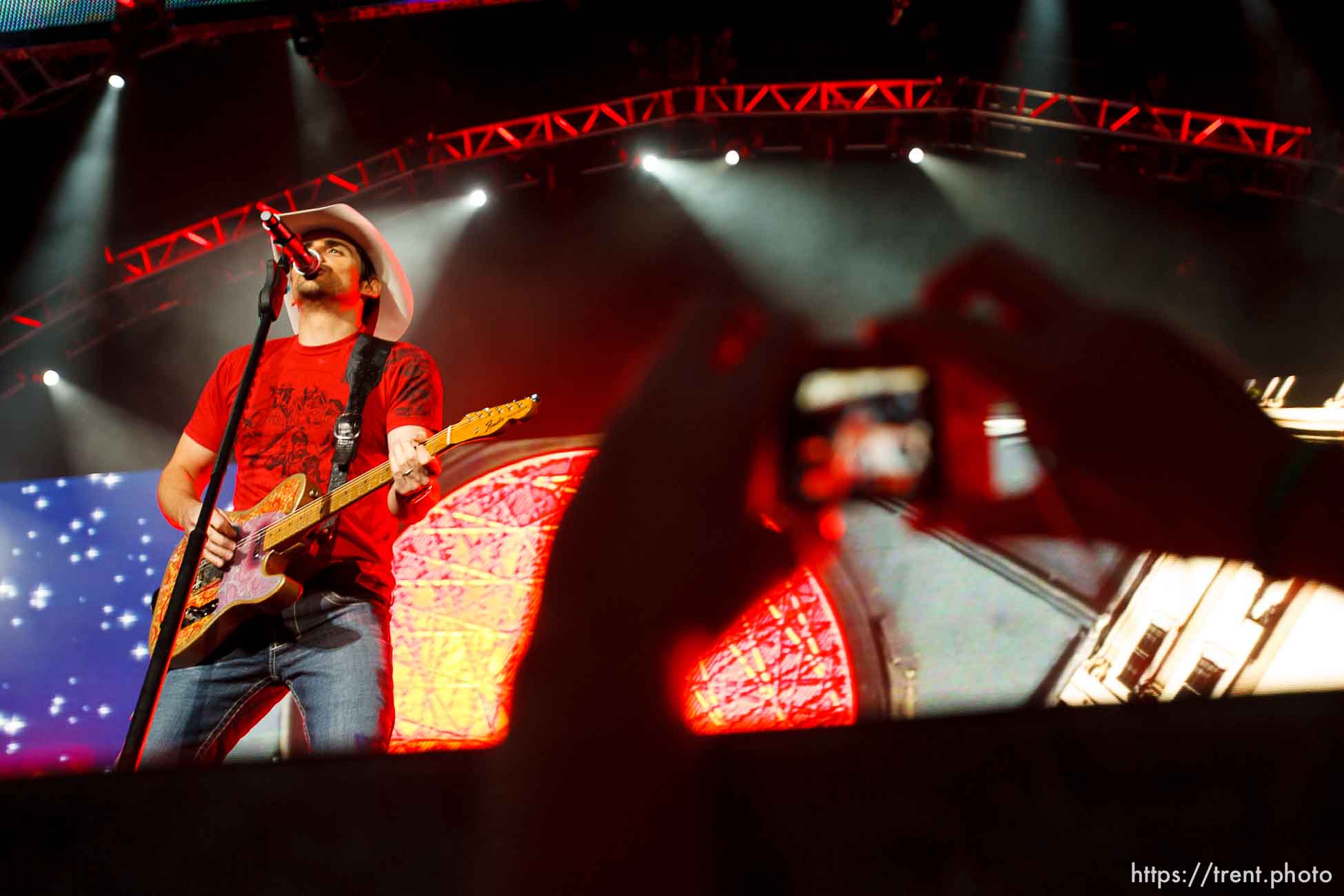 Country superstar Brad Paisley performs at Usana Amphitheater Saturday, September 19 2009 in West Valley City.