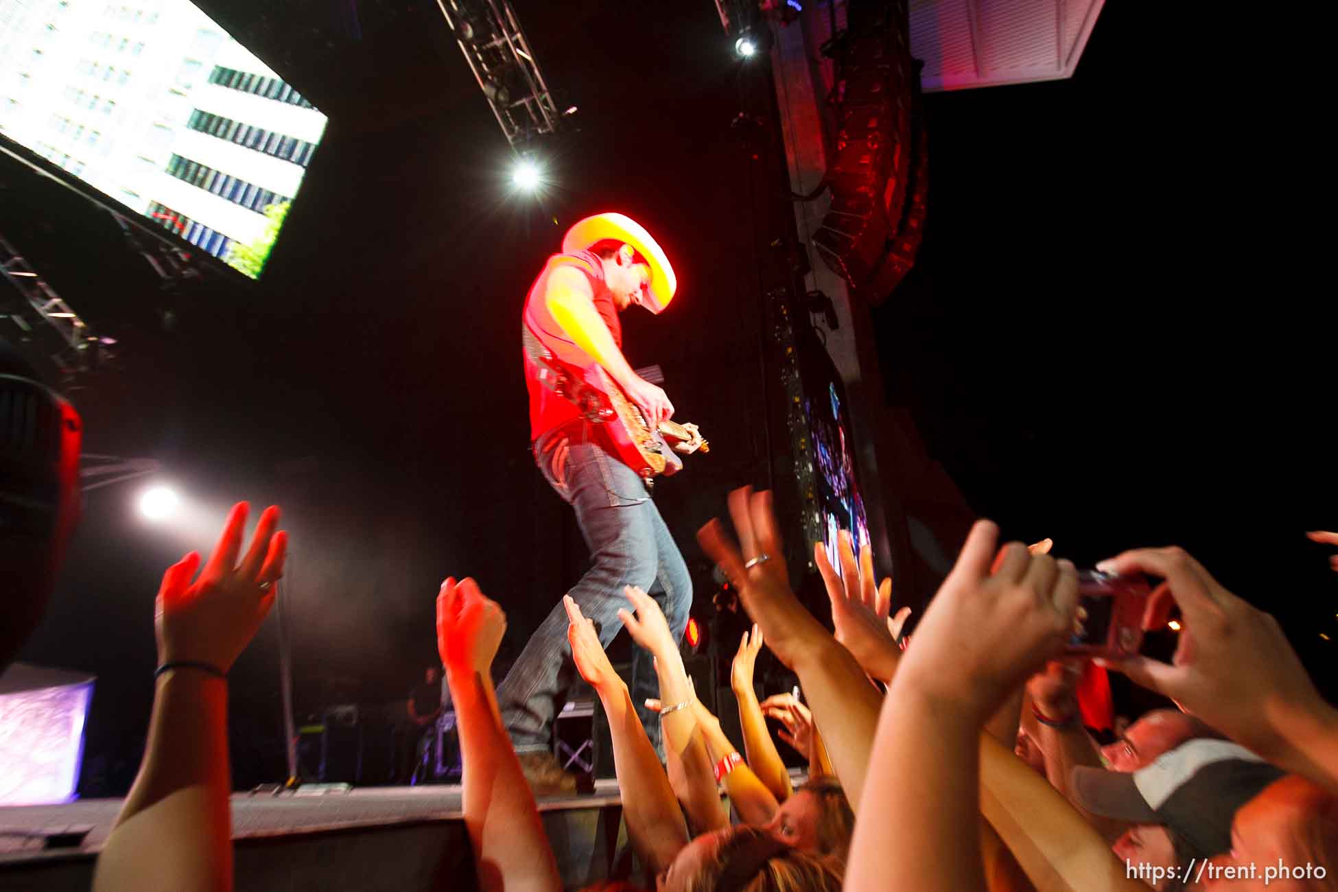 Country superstar Brad Paisley performs at Usana Amphitheater Saturday, September 19 2009 in West Valley City.