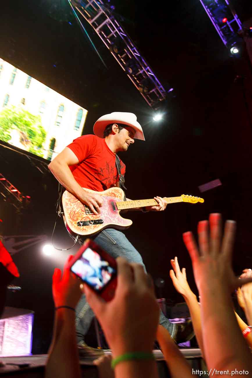 Country superstar Brad Paisley performs at Usana Amphitheater Saturday, September 19 2009 in West Valley City.