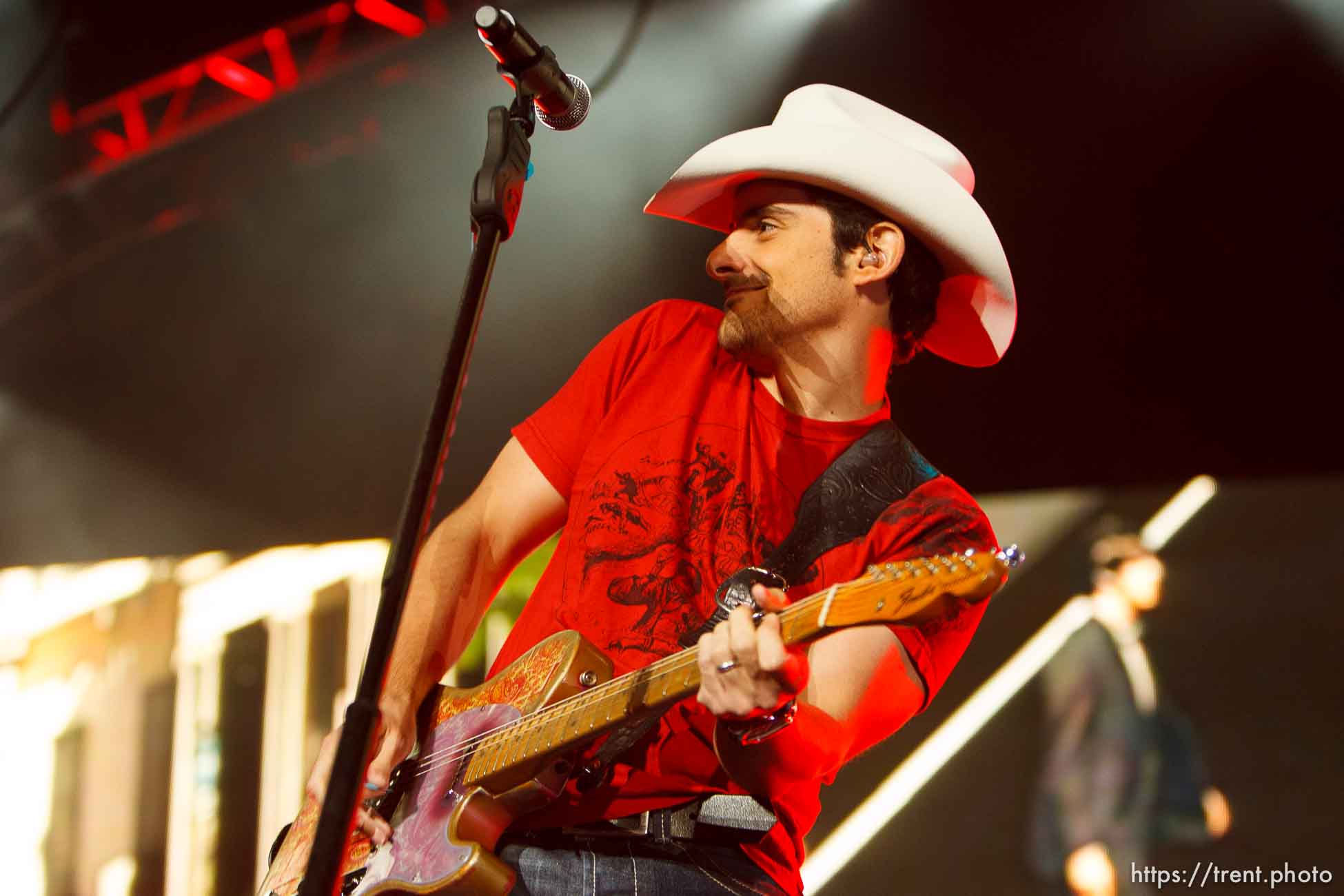 Country superstar Brad Paisley performs at Usana Amphitheater Saturday, September 19 2009 in West Valley City.