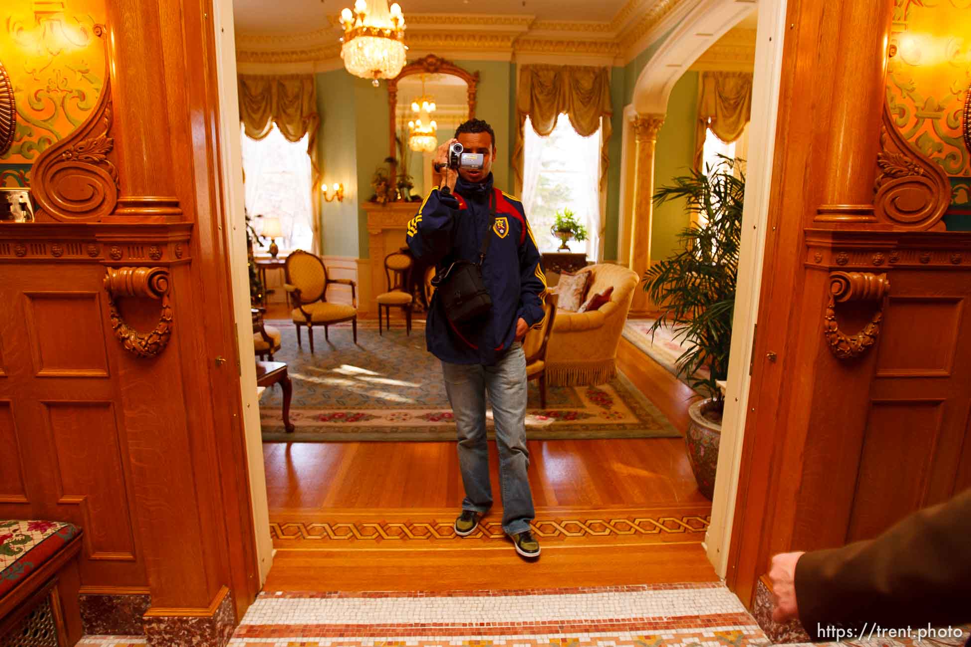 Rachid El Khalifi takes an impromptu video tour of the Governor's Mansion after a luncheon Tuesday, November 24 2009.