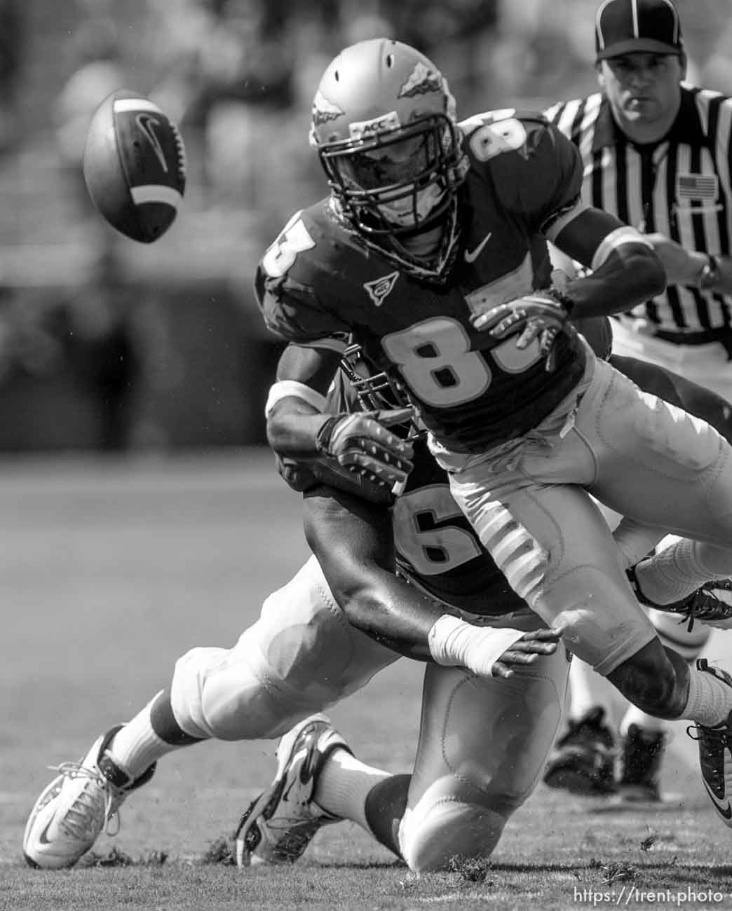 Trent Nelson  |  The Salt Lake Tribune
Florida State's Bert Reed fumbles the ball in the first quarter, BYU vs. Florida State, college football Saturday, September 18, 2010 at Doak Campbell Stadium in Tallahassee, Florida.