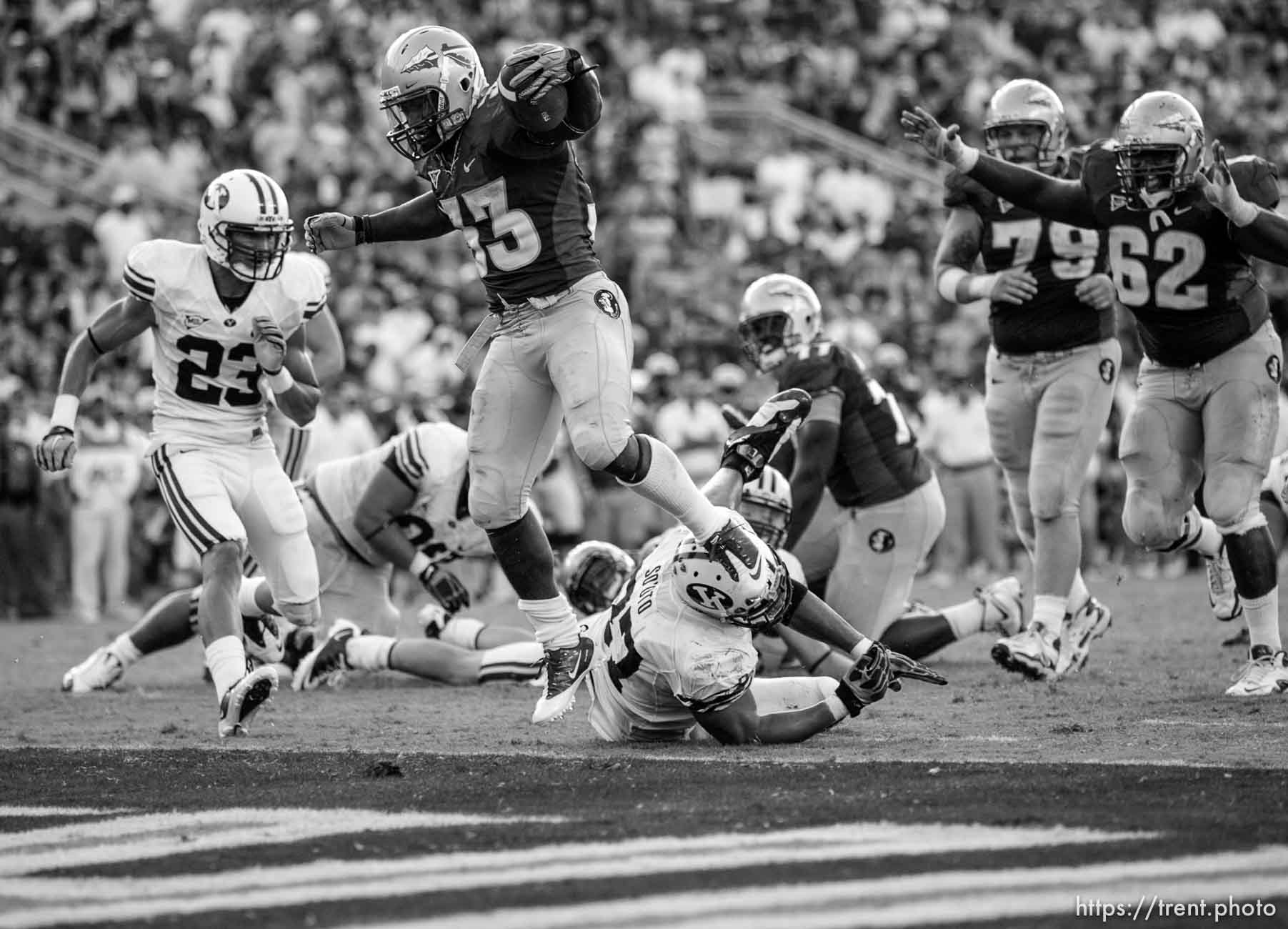 Trent Nelson  |  The Salt Lake Tribune
Florida State's Ty Jones scores after running through several BYU defenders during the second half, BYU vs. Florida State, college football Saturday, September 18, 2010 at Doak Campbell Stadium in Tallahassee, Florida.