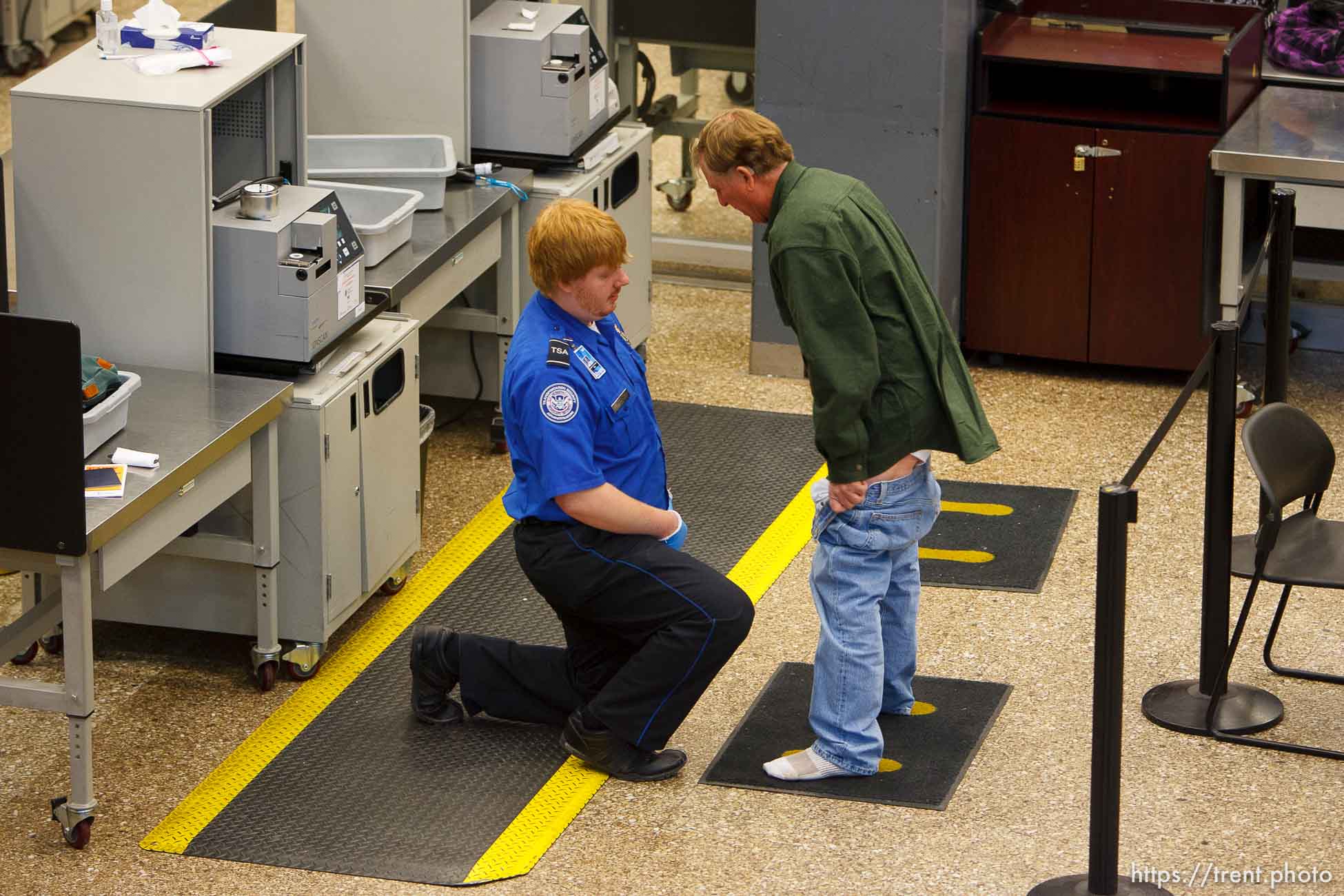 Frustrated Traveller Pulls Down his Pants for TSA