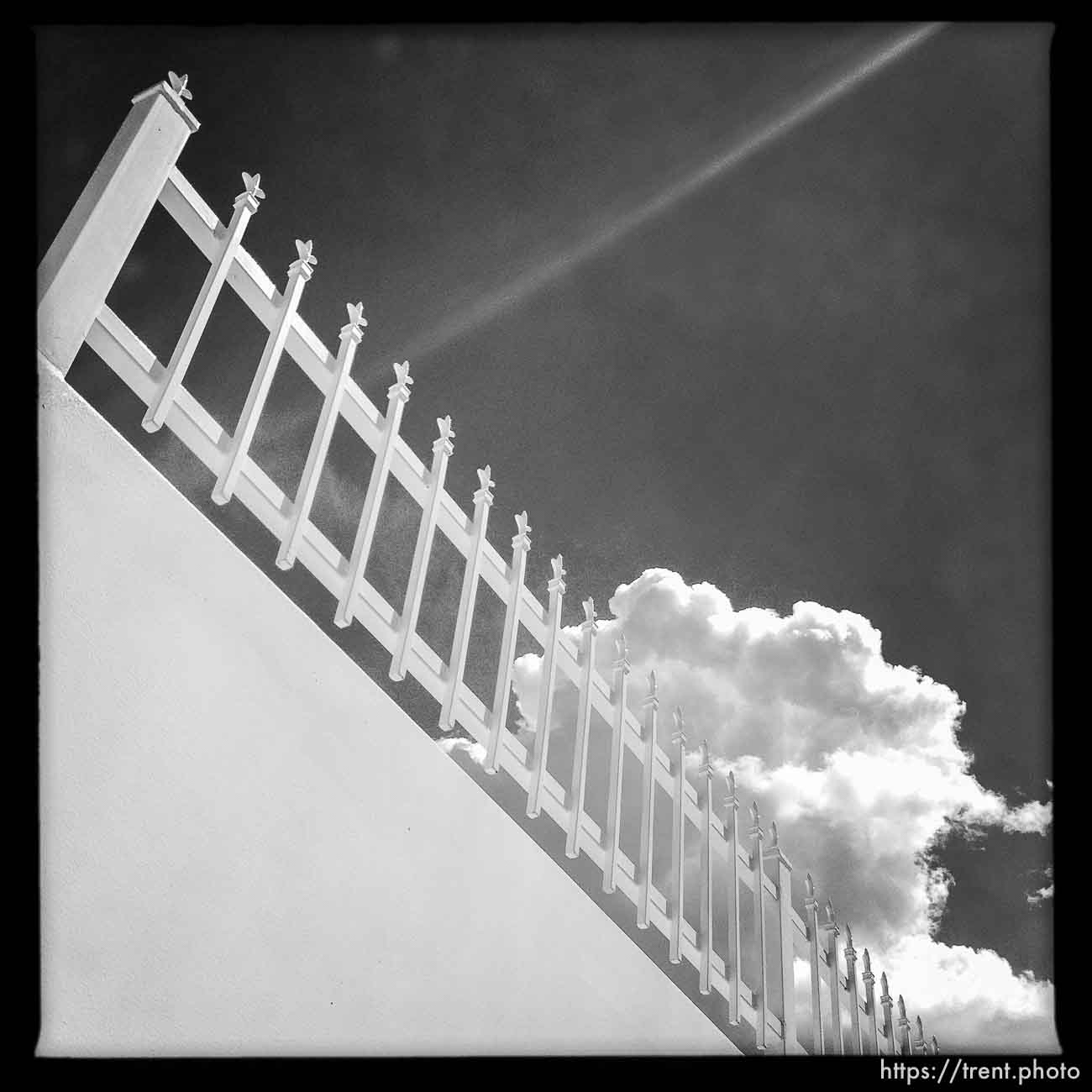 wall, gate around warren jeffs compound