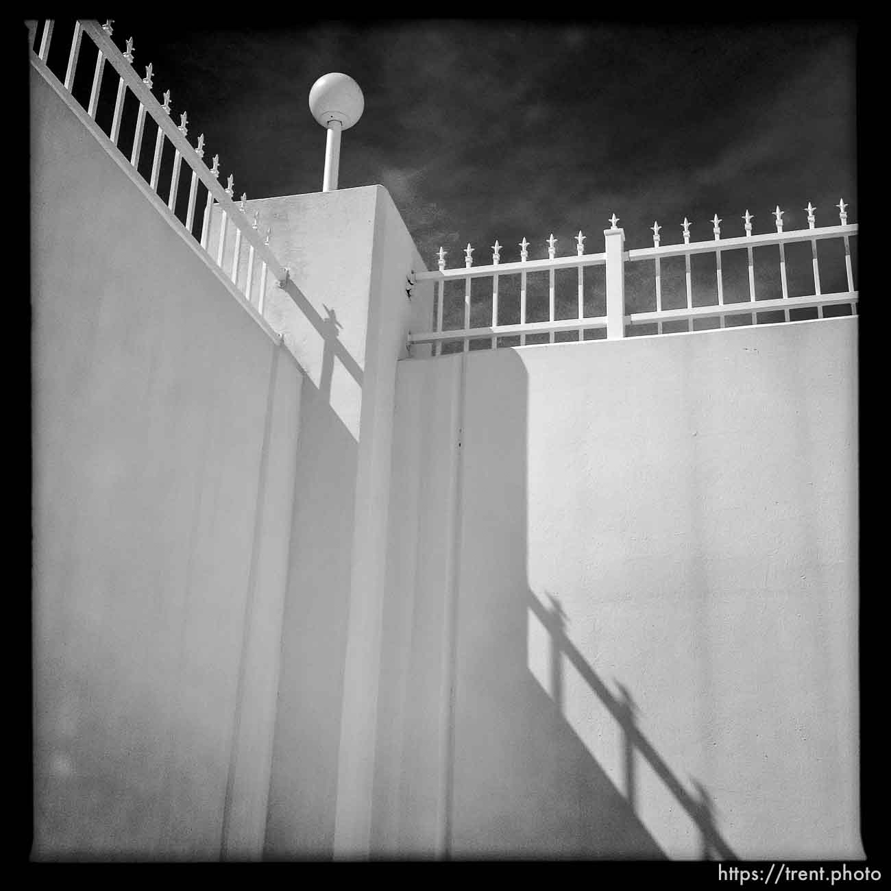 wall, gate around warren jeffs compound