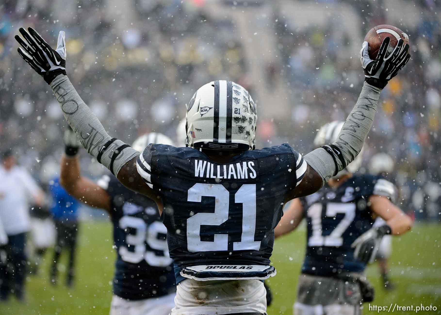 Trent Nelson  |  The Salt Lake Tribune
Brigham Young Cougars running back Jamaal Williams (21) celebrates a touchdown as BYU hosts Idaho State, college football at LaVell Edwards Stadium in Provo, Saturday November 16, 2013.