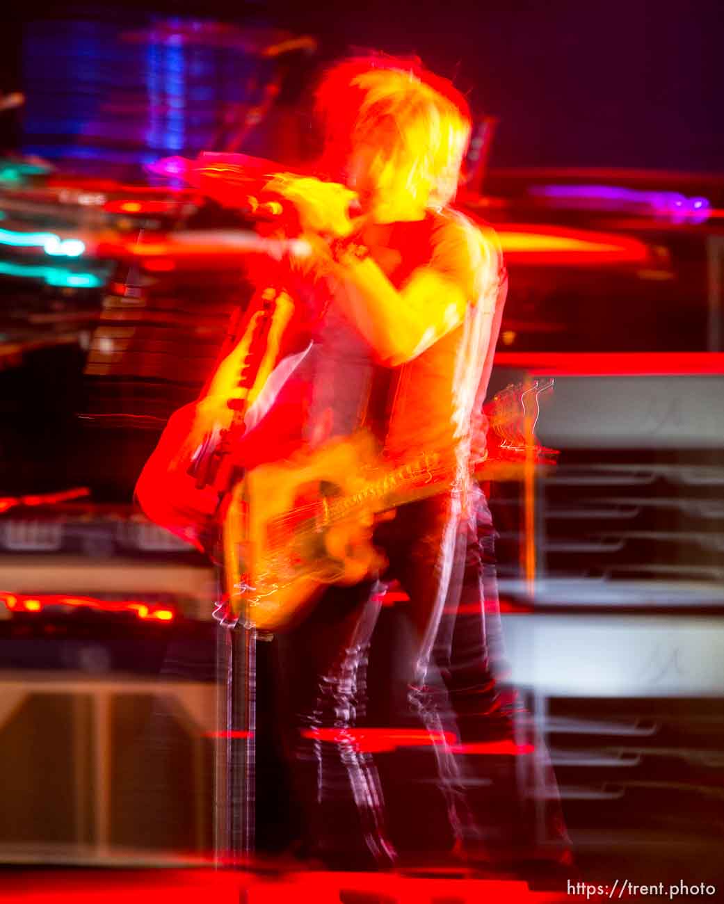 Trent Nelson  |  The Salt Lake Tribune
Keith Urban performs at USANA Amphitheatre, Saturday August 30, 2014.