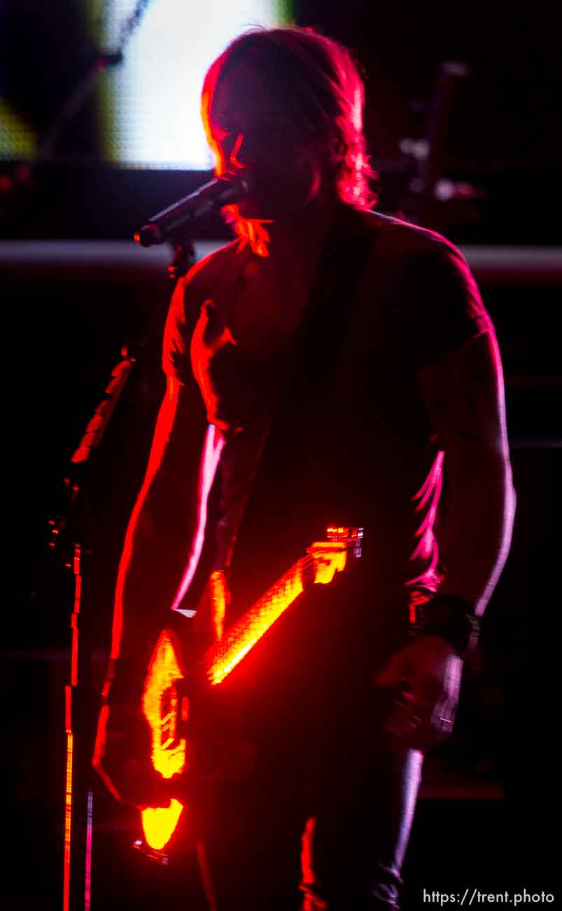 Trent Nelson  |  The Salt Lake Tribune
Keith Urban performs at USANA Amphitheatre, Saturday August 30, 2014.