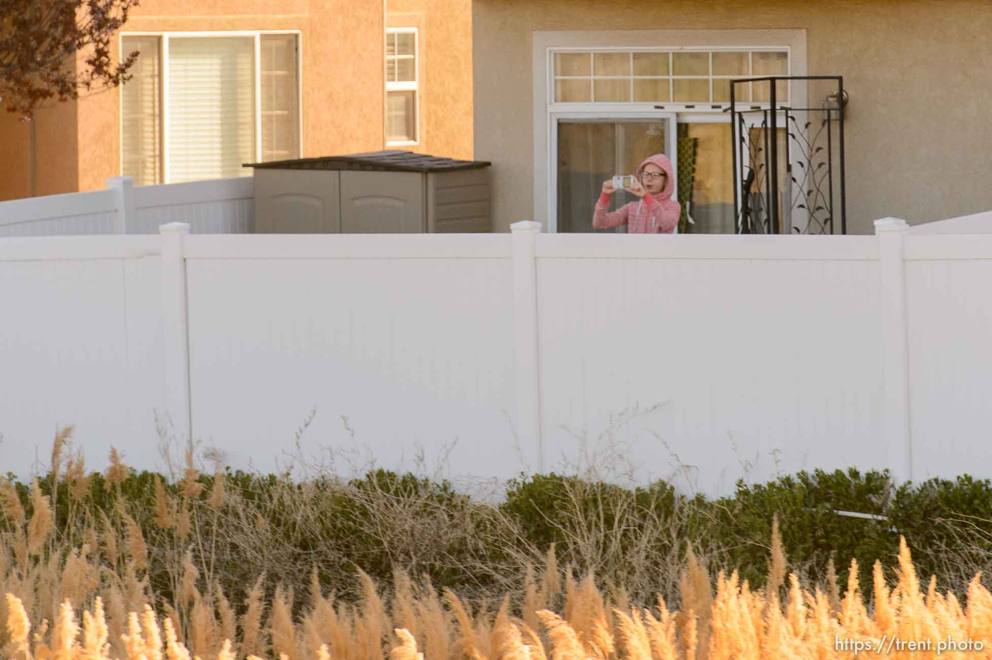 Trent Nelson  |  The Salt Lake Tribune
Onlookers line the route of President Barack Obama's motorcade as it makes its way from Salt Lake City to Hill Air Force Base, Friday April 3, 2015.