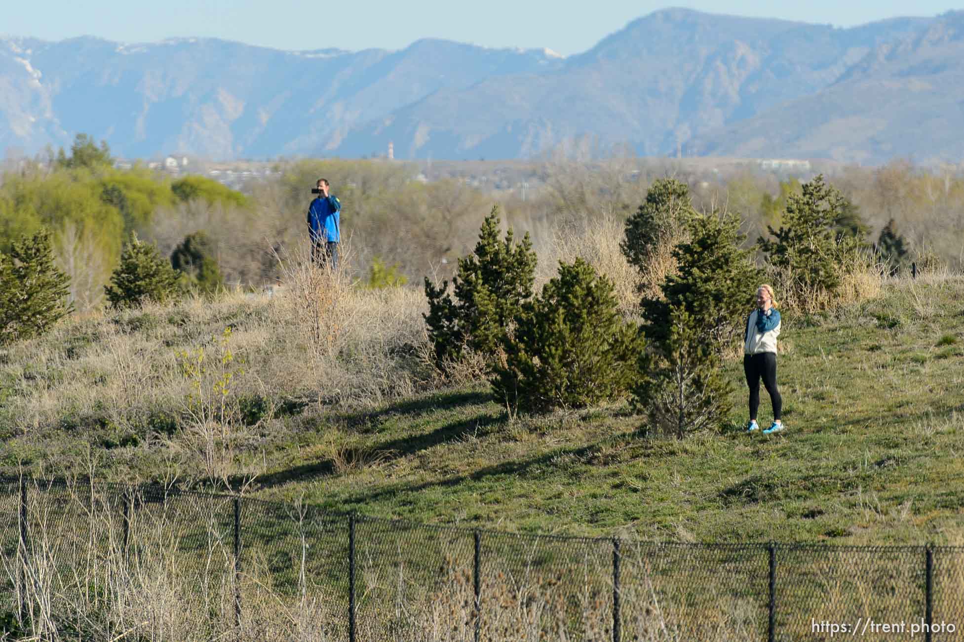 Trent Nelson  |  The Salt Lake Tribune
Onlookers line the route of President Barack Obama's motorcade as it makes its way from Salt Lake City to Hill Air Force Base, Friday April 3, 2015.