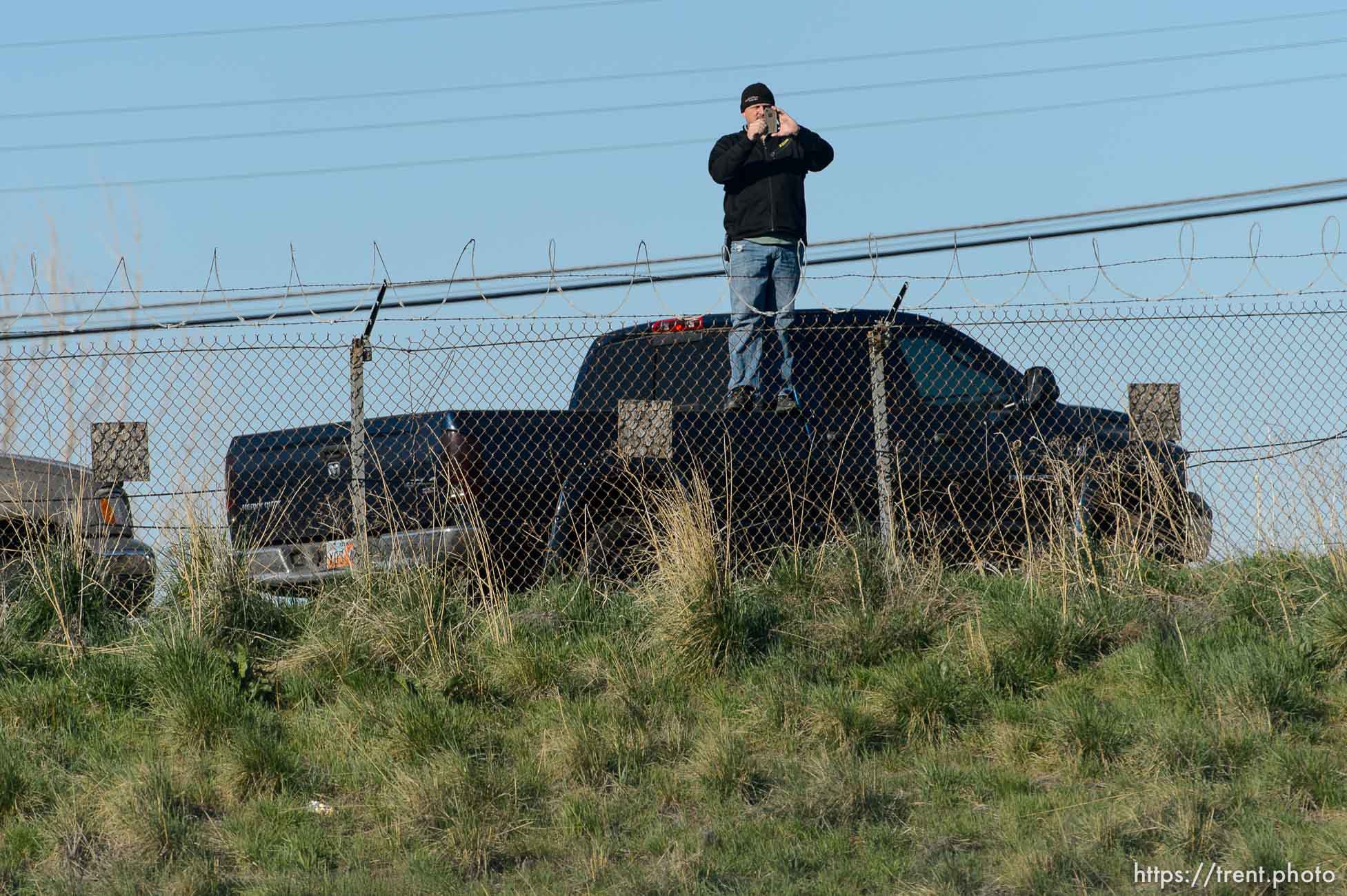 Trent Nelson  |  The Salt Lake Tribune
Onlookers line the route of President Barack Obama's motorcade as it makes its way from Salt Lake City to Hill Air Force Base, Friday April 3, 2015.