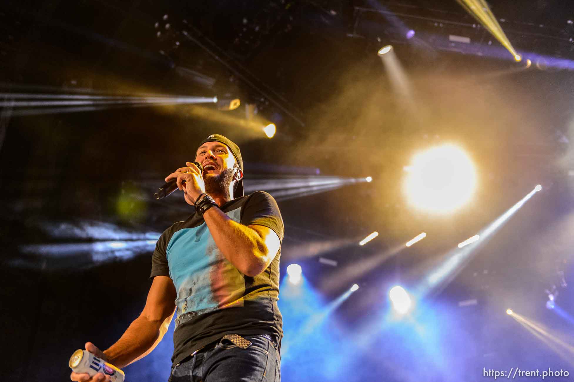 Trent Nelson  |  The Salt Lake Tribune
Luke Bryan performs at USANA Amphitheatre in West Valley City, Wednesday August 26, 2015.