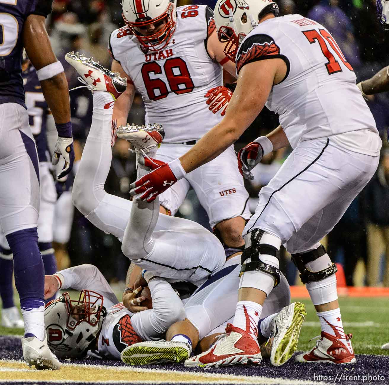 Trent Nelson  |  The Salt Lake Tribune
Utah Utes quarterback Travis Wilson (7) scores a touchdown in the fourth quarter as the University of Utah faces the University of Washington, NCAA football at Husky Stadium in Seattle, Saturday November 7, 2015.