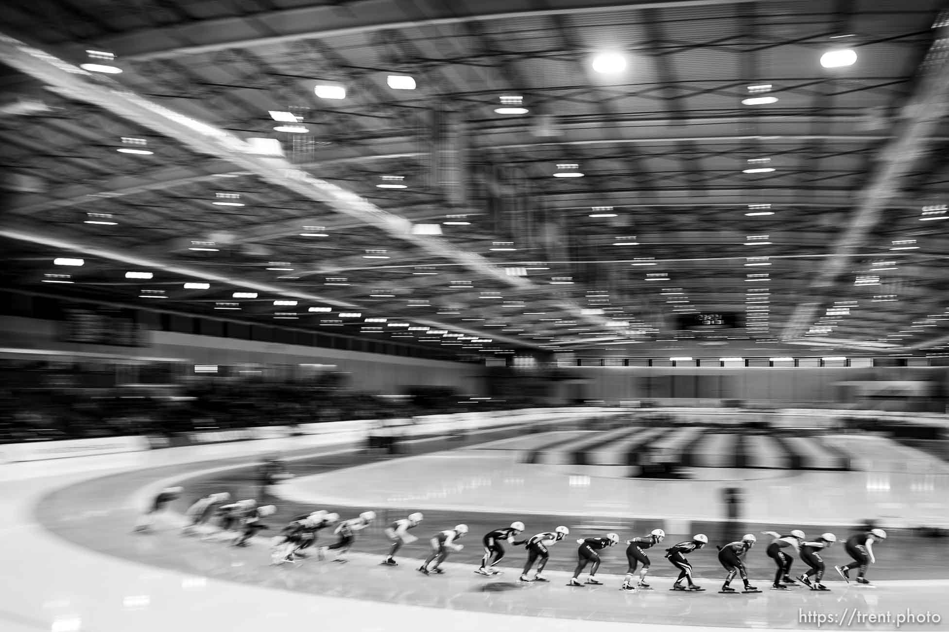 Trent Nelson  |  The Salt Lake Tribune
Skaters in the women's mass start, speed skating at the ISU World Cup, at the Utah Olympic Oval in Kearns, Sunday November 22, 2015.