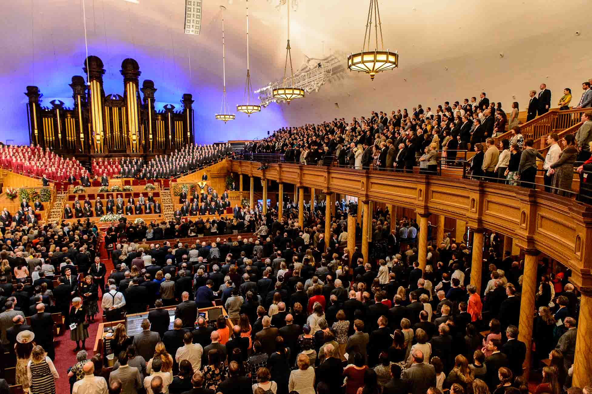 (Trent Nelson | The Salt Lake Tribune)  Funeral services for Elder Robert D. Hales at the Salt Lake Tabernacle in Salt Lake City Friday October 6, 2017.