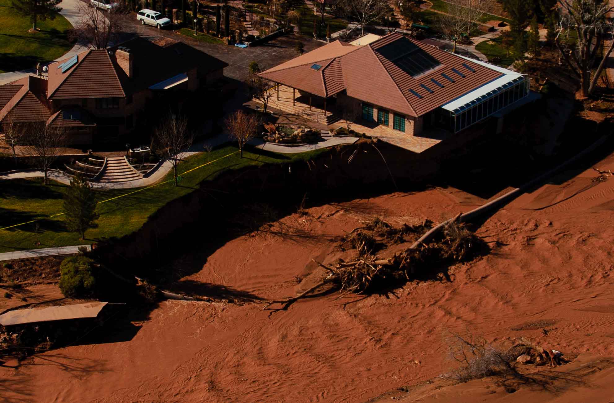 Flooded areas and Santa Clara River