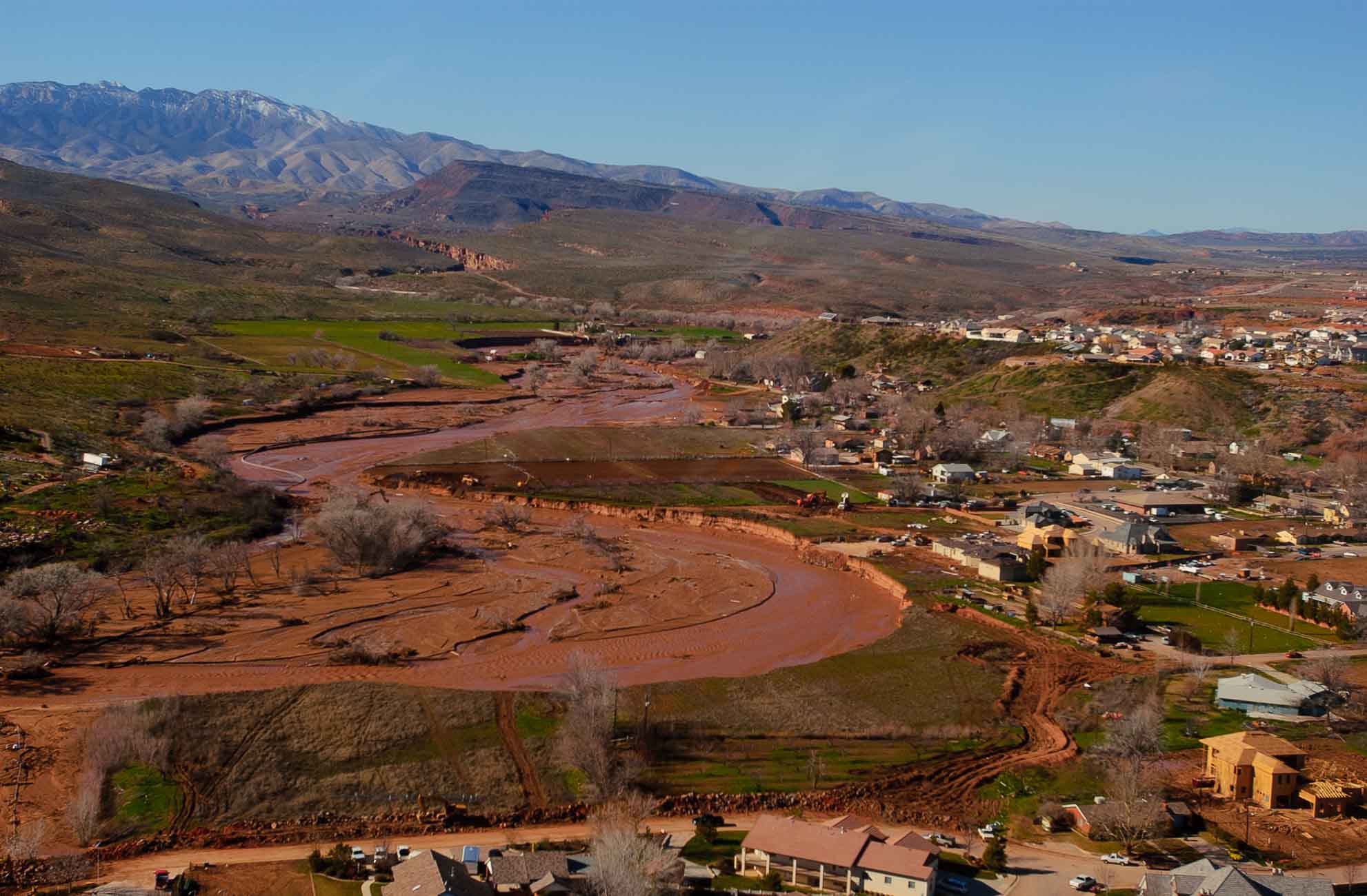 Flooded areas and Santa Clara River