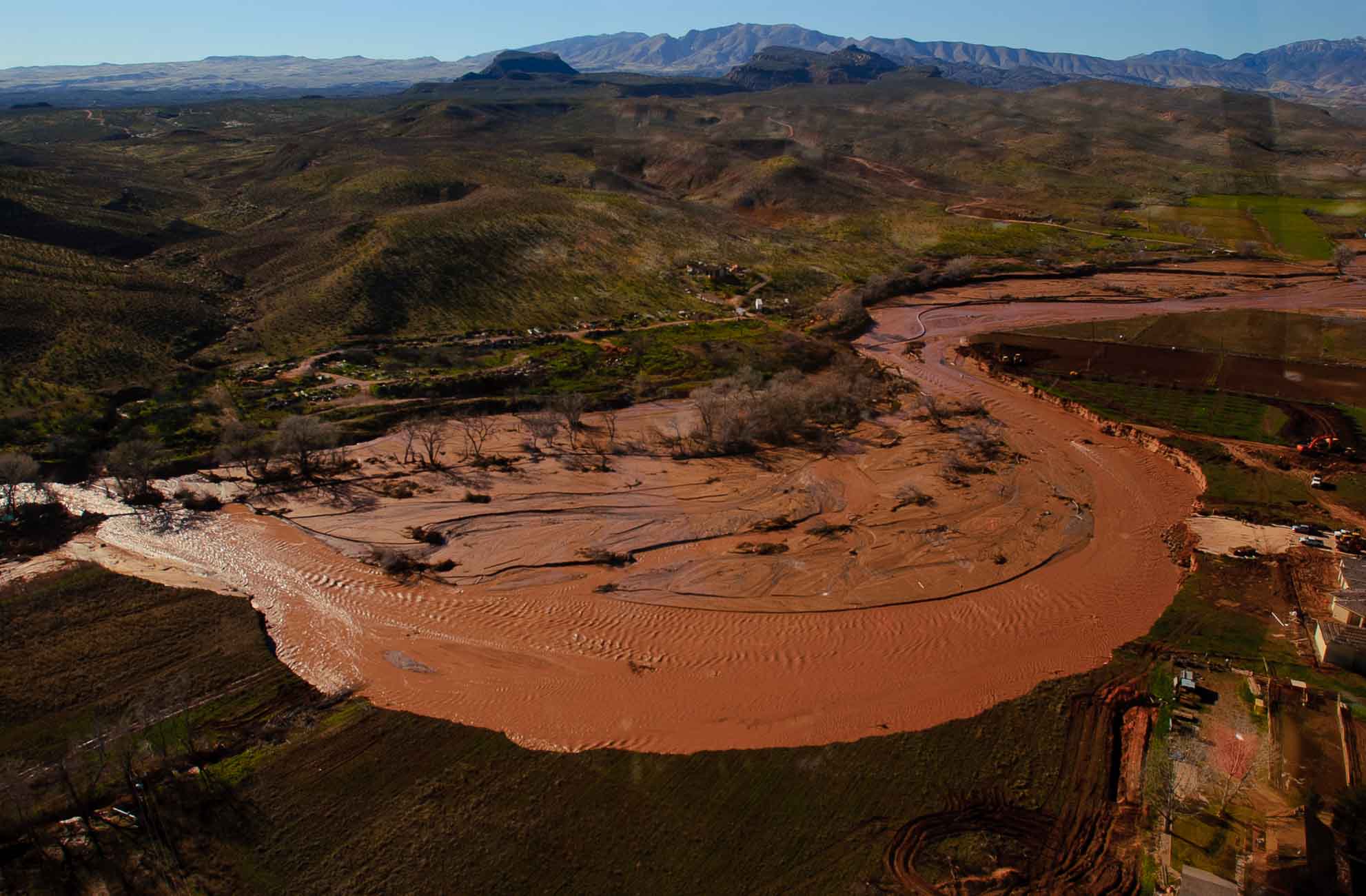 Flooded areas and Santa Clara River