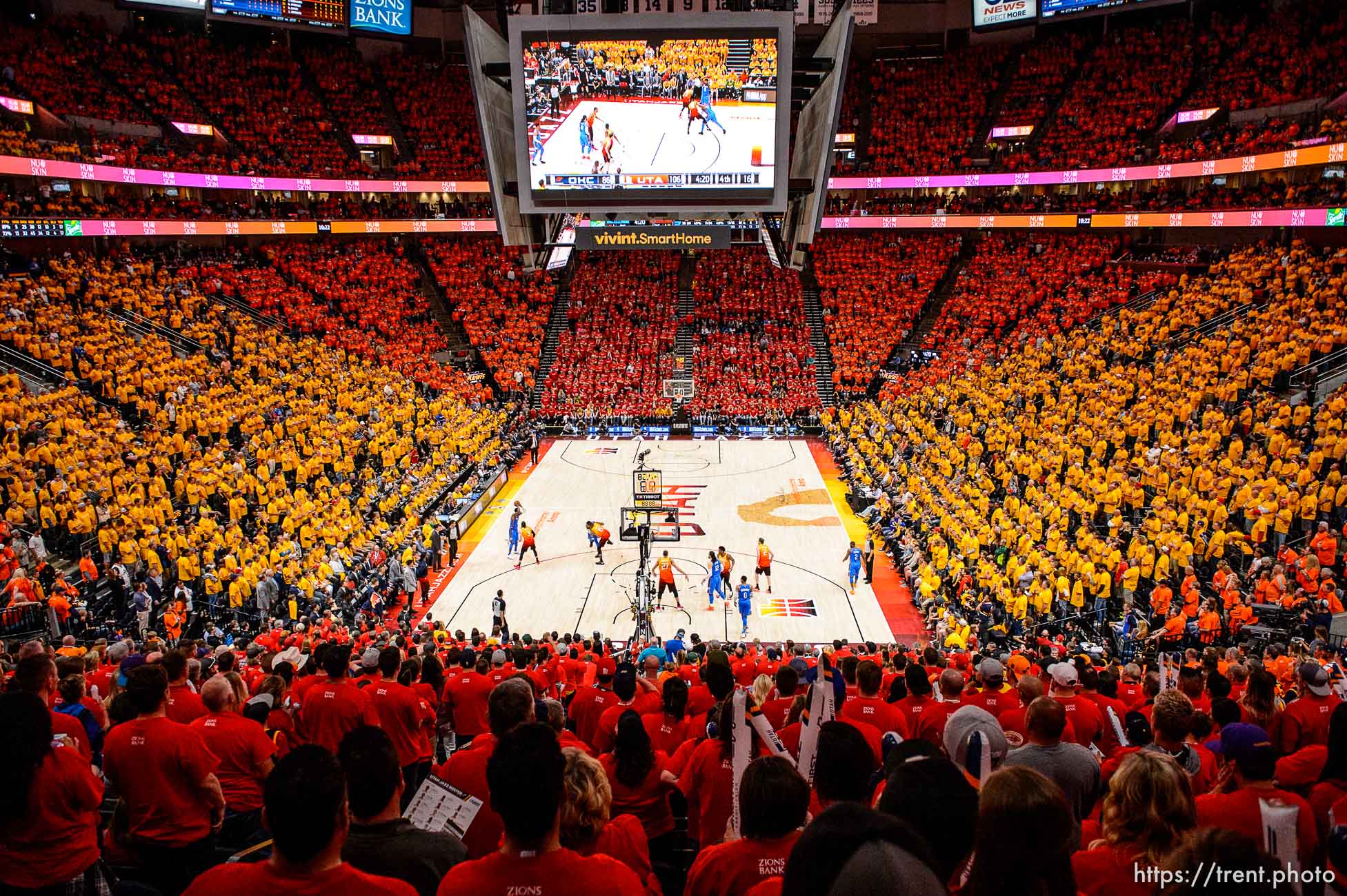 (Trent Nelson | The Salt Lake Tribune)  
Utah Jazz host the Oklahoma City Thunder, Game 3, NBA playoff basketball in Salt Lake City, Saturday April 21, 2018.