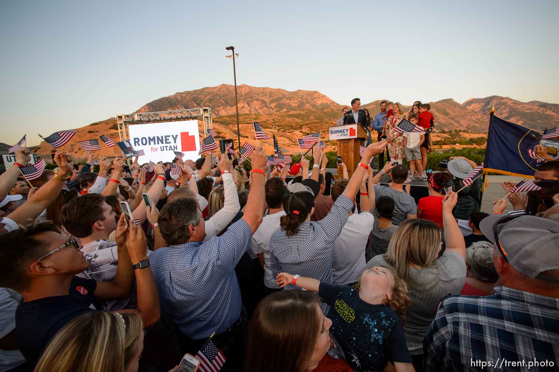 (Trent Nelson | The Salt Lake Tribune)
Surrounded by family, Mitt Romney speaks in Orem after winning the Republican primary for U.S. Senate, Tuesday June 26, 2018.