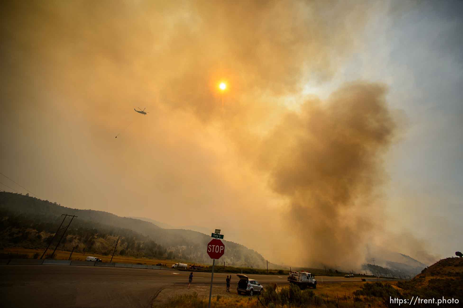 (Trent Nelson | The Salt Lake Tribune) 
The Coal Hollow Fire burns along Highway 6 in Utah County, Thursday Aug. 9, 2018.