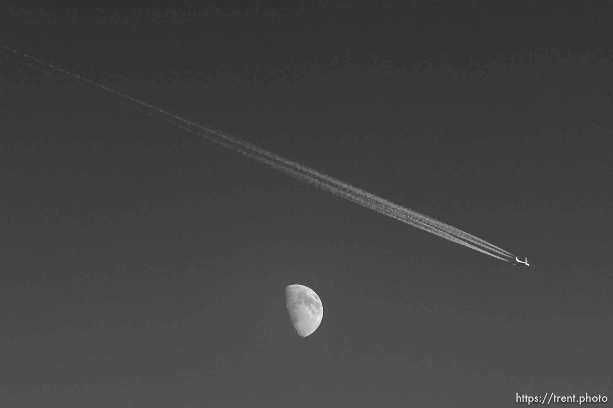 Jet and Moon
