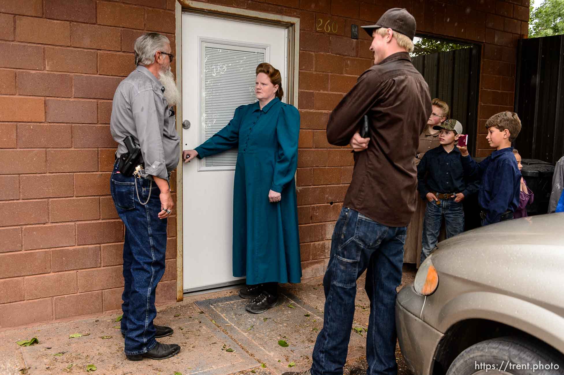 Trent Nelson  |  The Salt Lake Tribune
FLDS member Julia Johnson confronts Mohave County Constable Mike Hoggard, disputing the UEP Trust's ability to evict her from a property in Colorado City, AZ, Tuesday May 9, 2017.