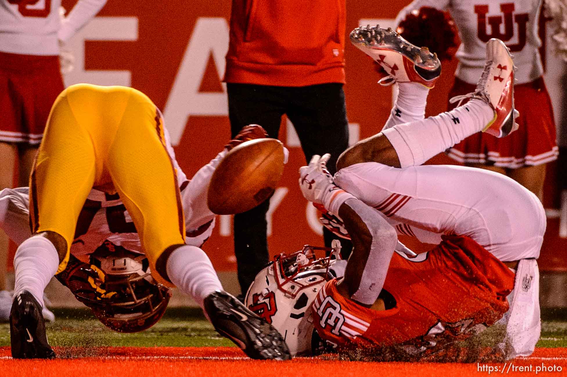 (Trent Nelson | The Salt Lake Tribune)  
Utah Utes wide receiver Jaylen Dixon (25) defended by USC Trojans cornerback Isaiah Langley (24) as the Utah Utes host the USC Trojans, NCAA football at Rice-Eccles Stadium in Salt Lake City, Saturday Oct. 20, 2018.