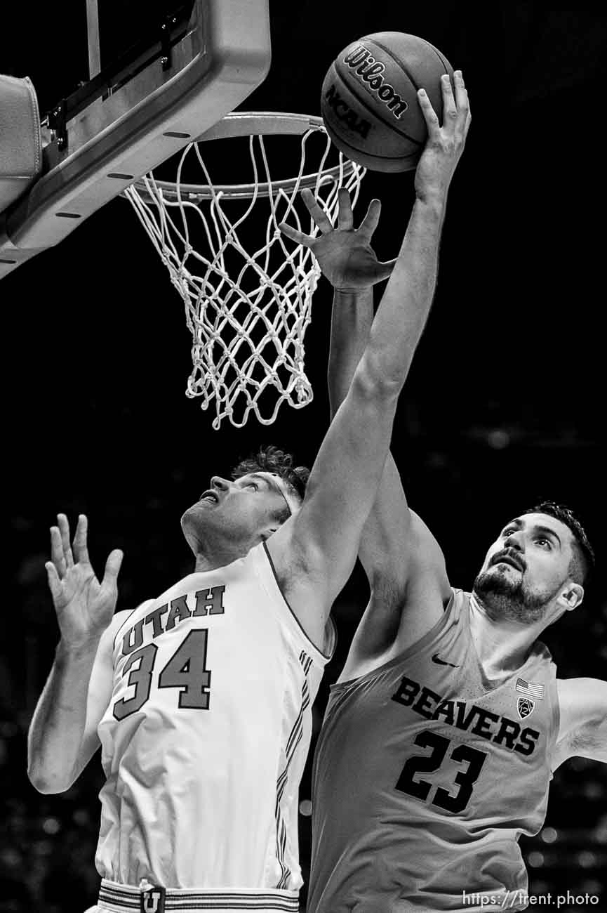 (Trent Nelson | The Salt Lake Tribune)  
Utah Utes center Jayce Johnson (34) shoots, defended by Oregon State Beavers center Gligorije Rakocevic (23) as Utah hosts Oregon State, NCAA basketball in Salt Lake City on Saturday Feb. 2, 2019.