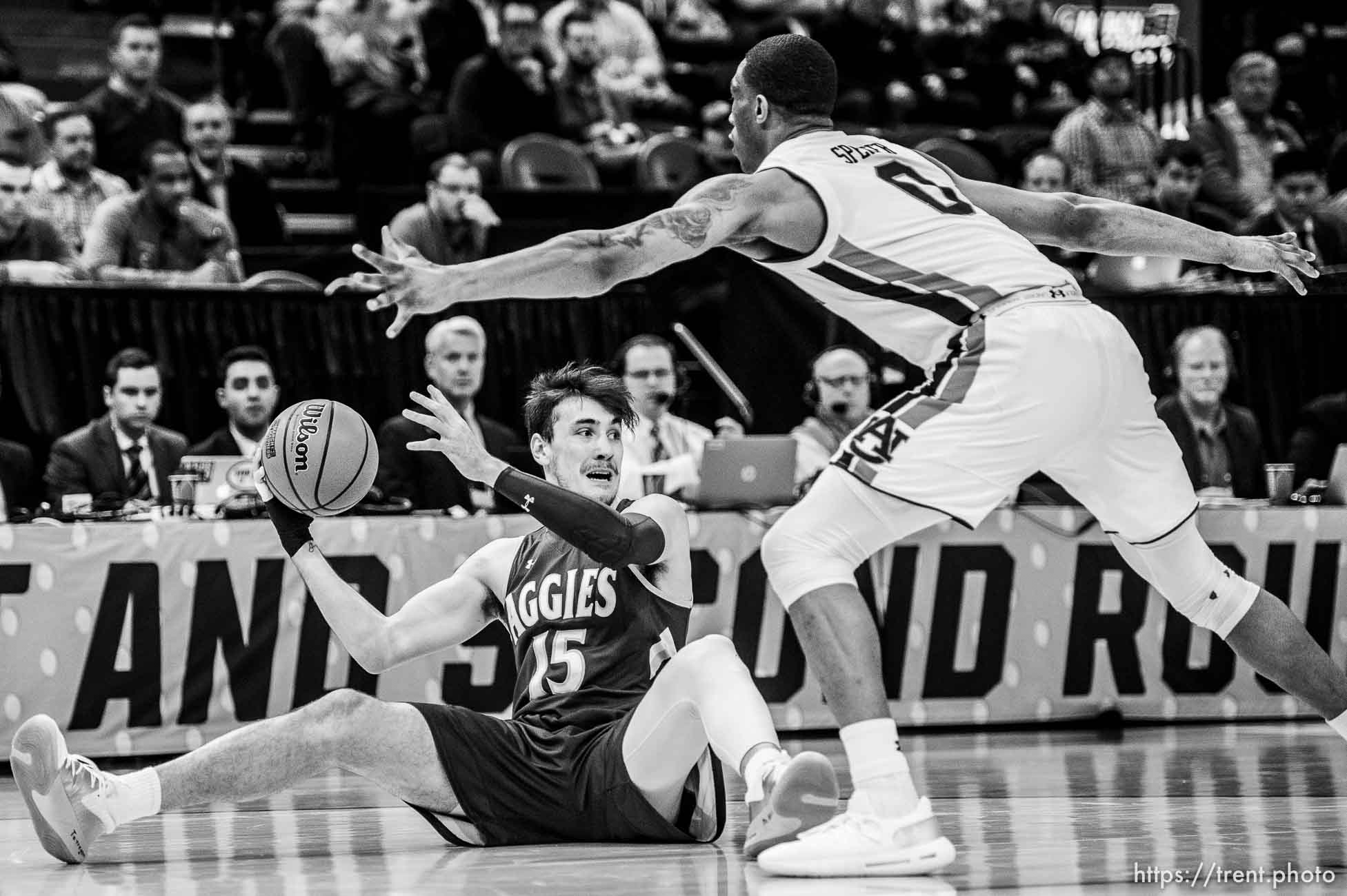 (Trent Nelson | The Salt Lake Tribune)  
New Mexico State Aggies forward Ivan Aurrecoechea (15) defended by Auburn Tigers forward Horace Spencer (0) as Auburn faces New Mexico State in the 2019 NCAA Tournament in Salt Lake City on Thursday March 21, 2019.