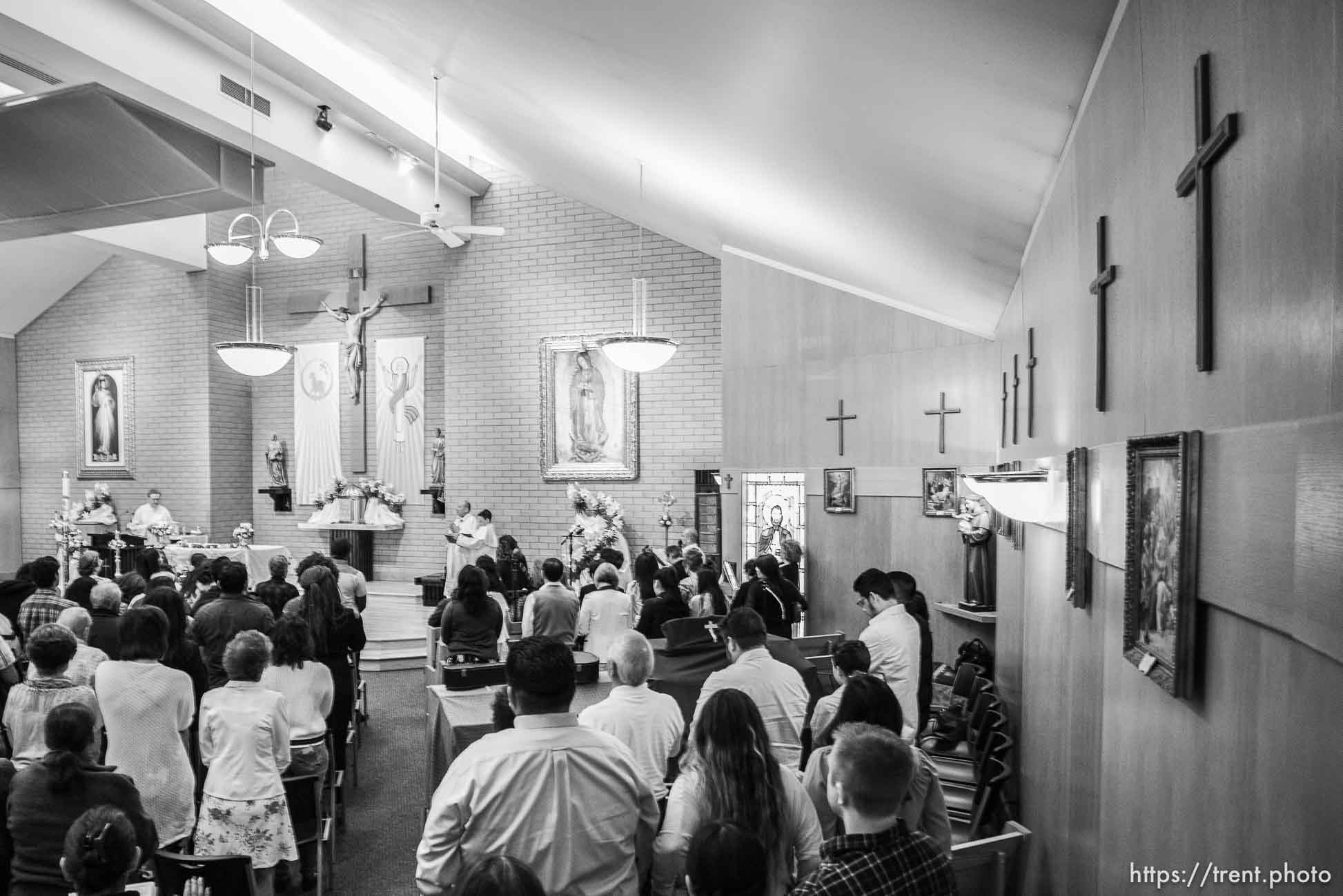 (Trent Nelson  |  The Salt Lake Tribune)  
Easter Mass at Saints Peter & Paul Catholic Church in West Valley City on Sunday April 21, 2019.