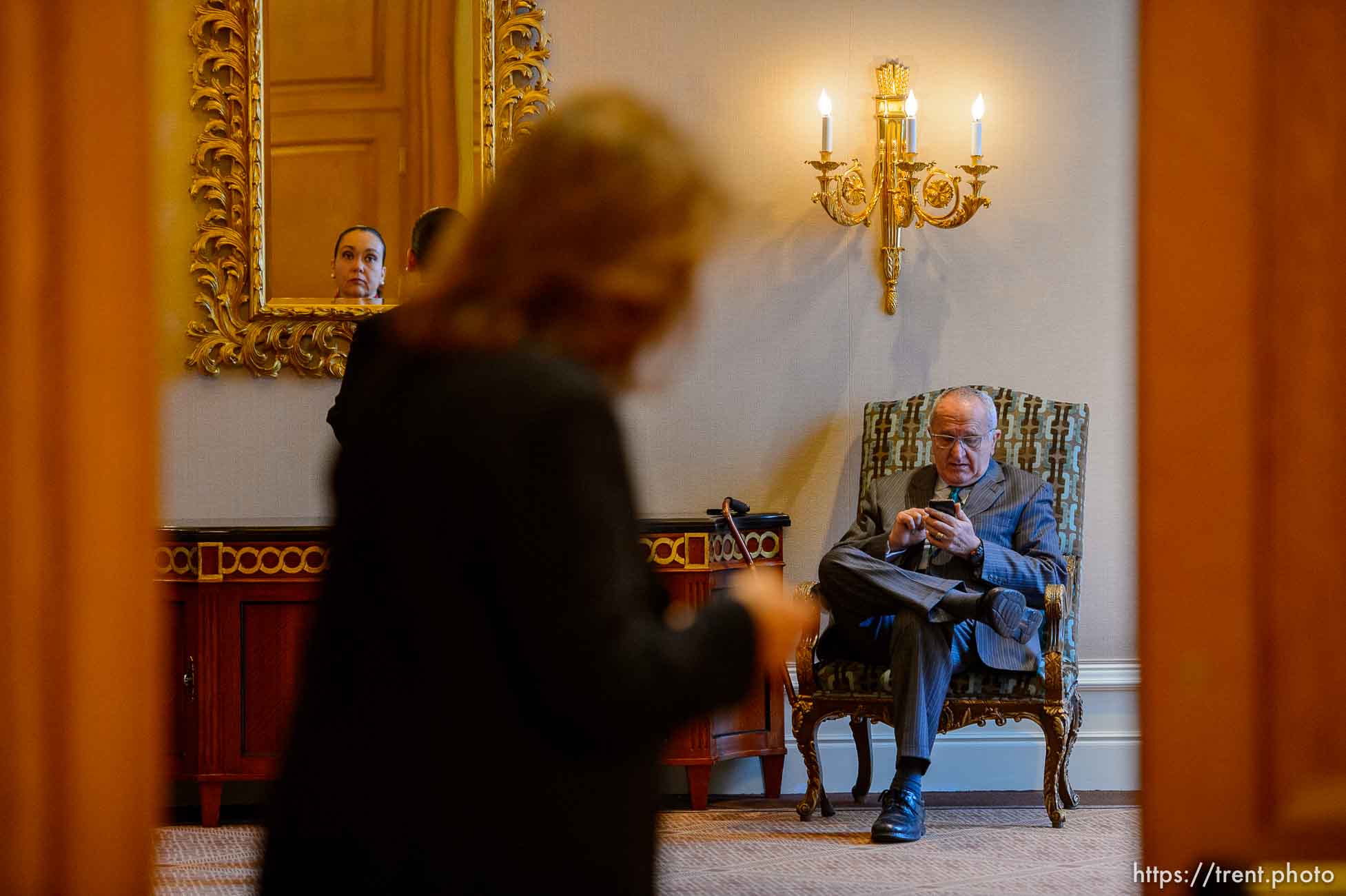 (Trent Nelson  |  The Salt Lake Tribune)  
Dr. Jesus Seade, Mexico's chief trade negotiator, works on a trade deal after abruptly leaving a news conference in Salt Lake City on Friday May 17, 2019.