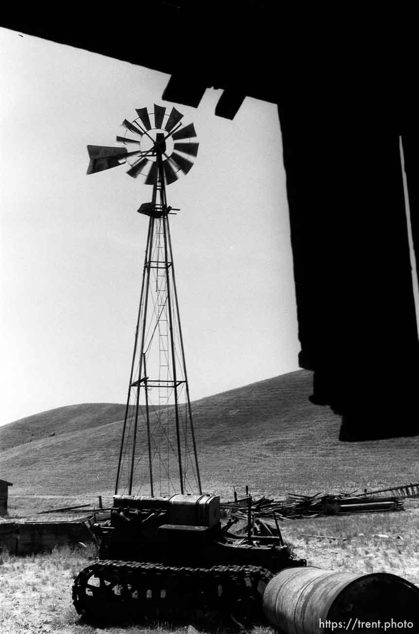 Windmill and farm on Dougherty Road.