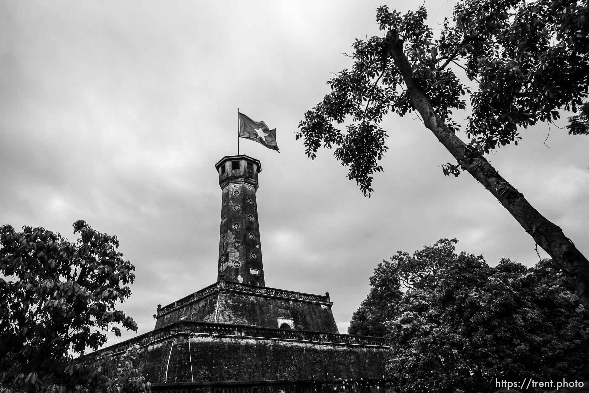 from the bus, Hanoi, August 2, 2019